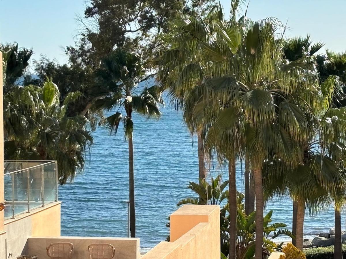 Appartement 5 Stars Beachfront Paradise - Seaview, Always Heated Pool, Gym, Sauna!