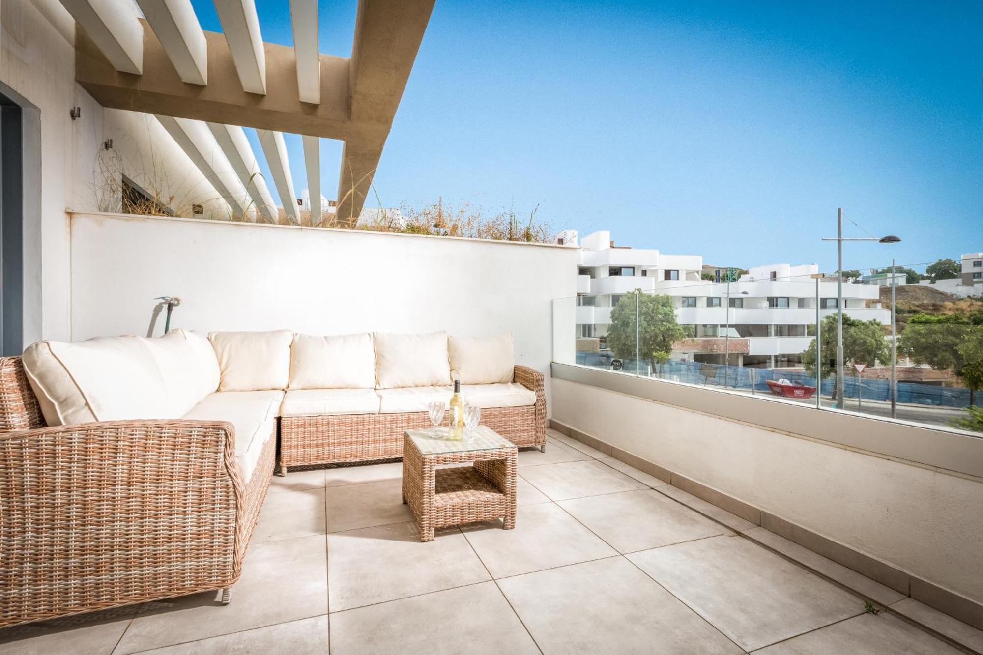 Sb311g - Modern & Well Connected 2 Bed Estepona