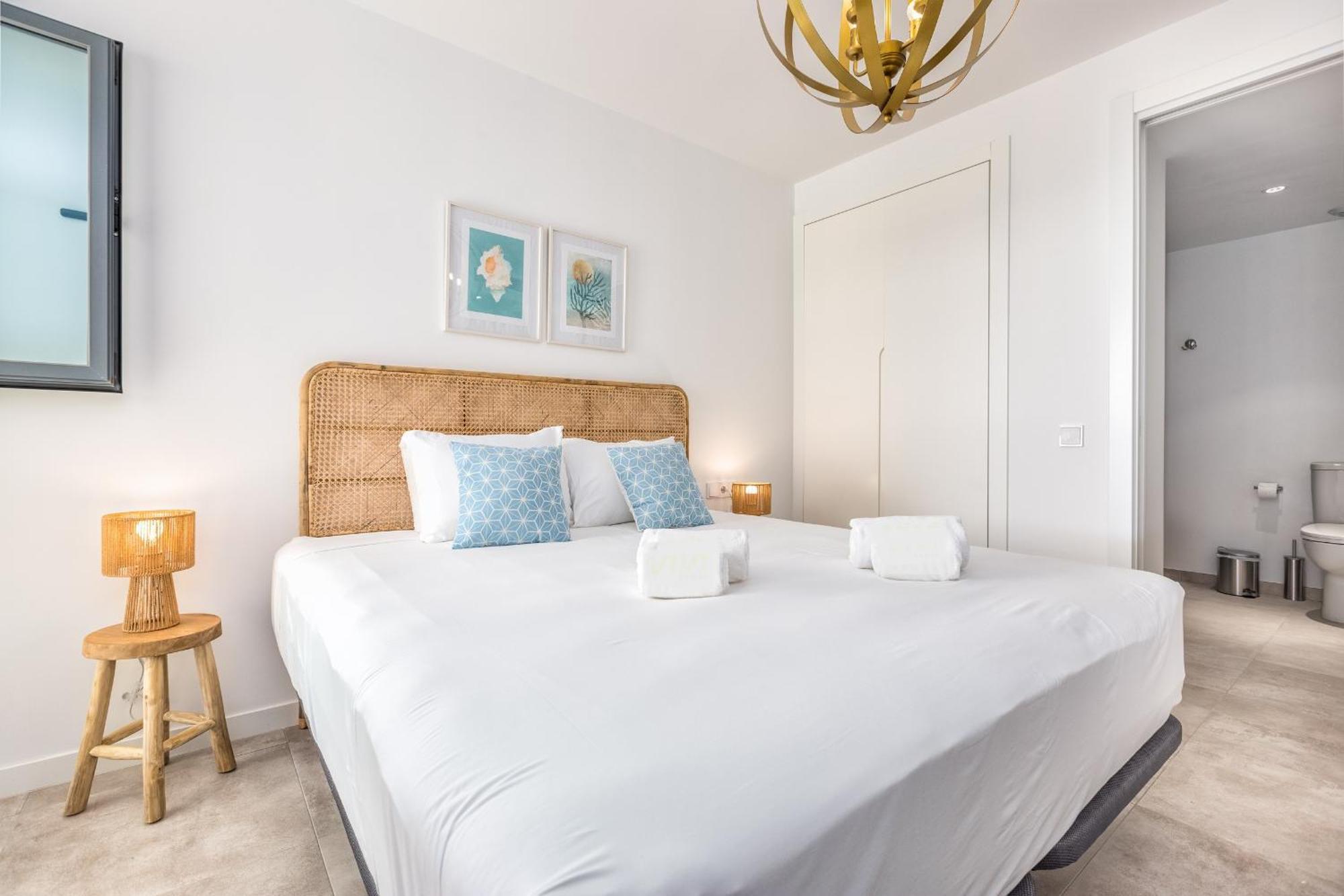 Sb311g - Modern & Well Connected 2 Bed Apartment *