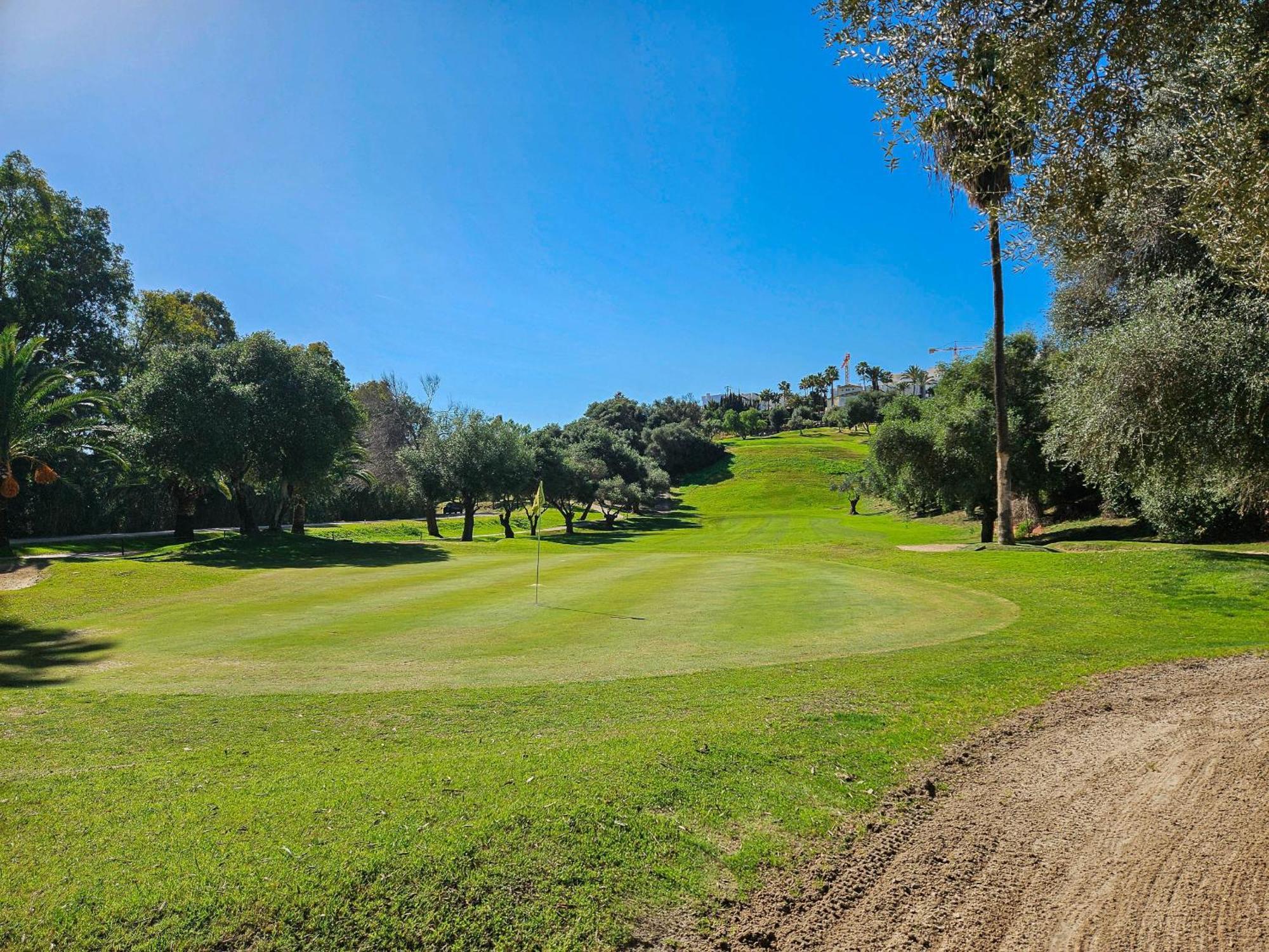 Two Bedroom In Sunny Golf, Apartment *