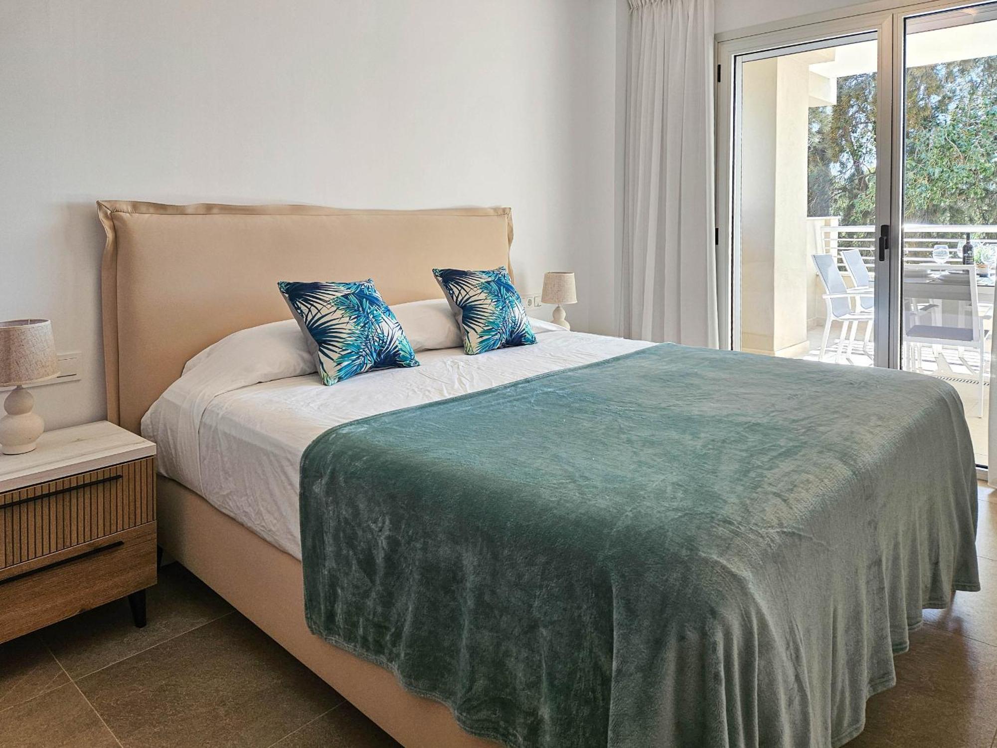 Two Bedroom In Sunny Golf, Apartment