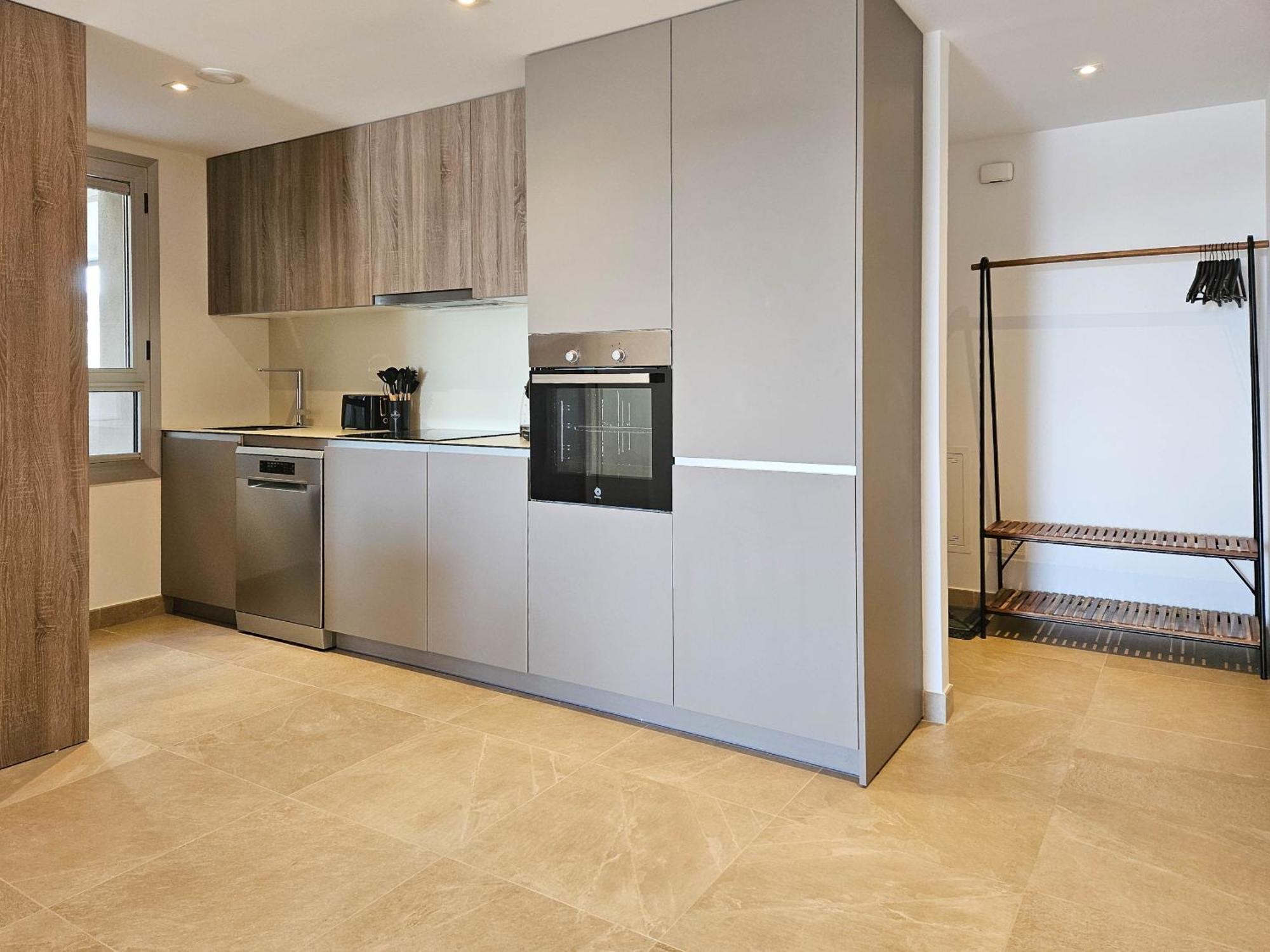 Two Bedroom In Sunny Golf, Apartment *