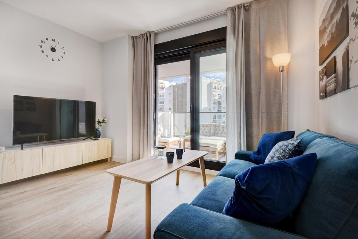 Charming 2 Bedroom Flat In *