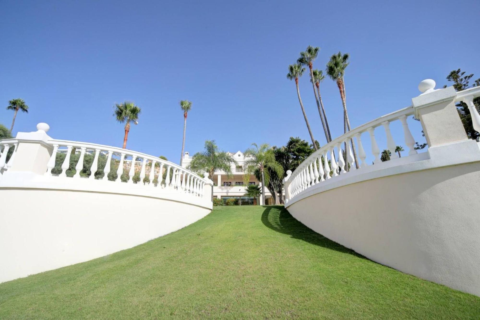 Villa Huge Golf With One Of Marbella Biggest Spas