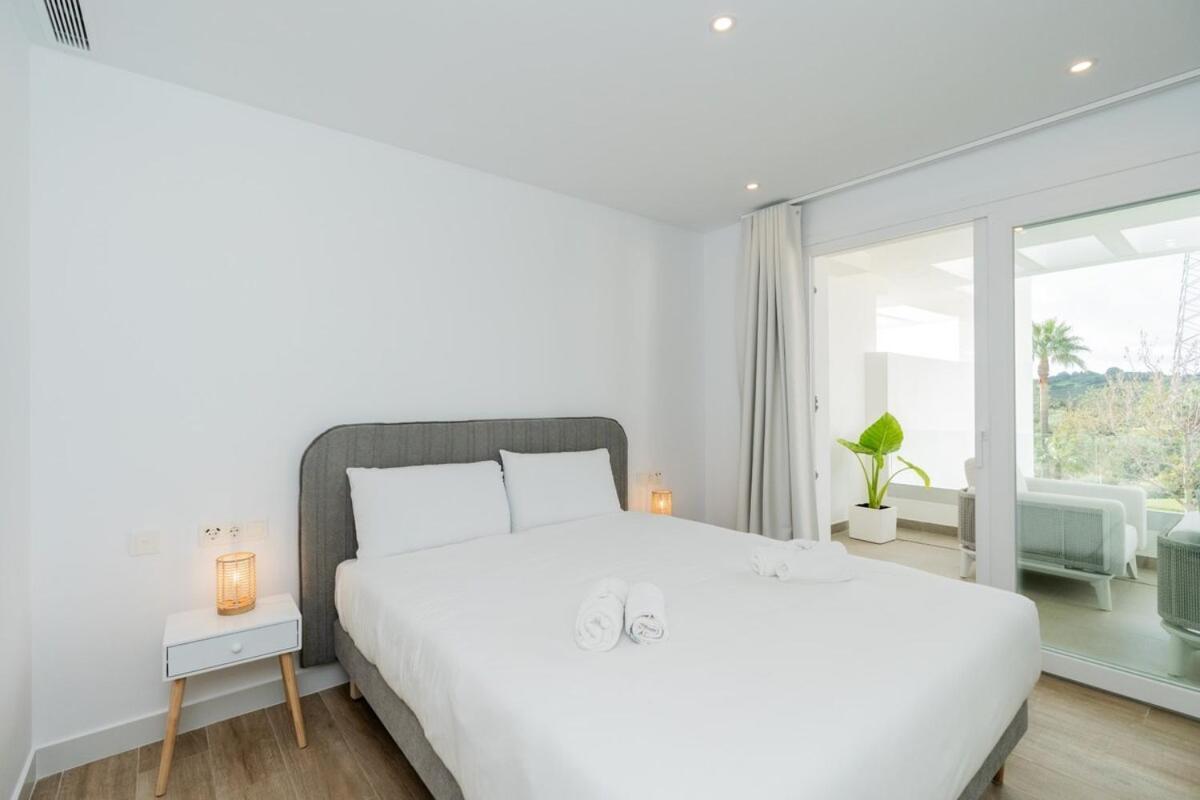 Al4-2115 - - Alcazaba Lagoon Apartment Estepona