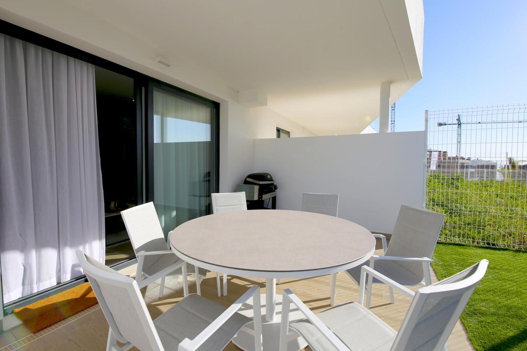 West Luxury Leona Apartment
