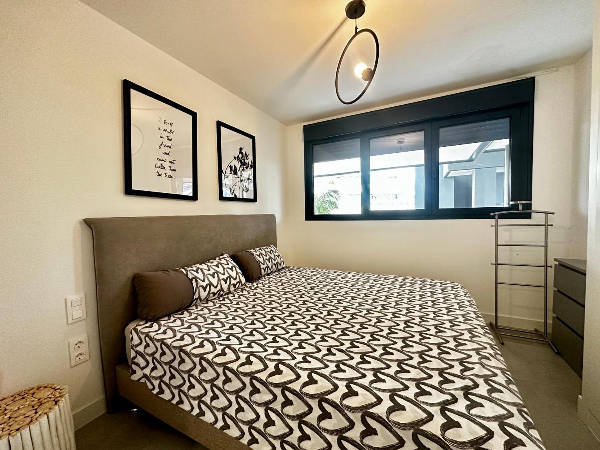 Oasis 325, Apartment *