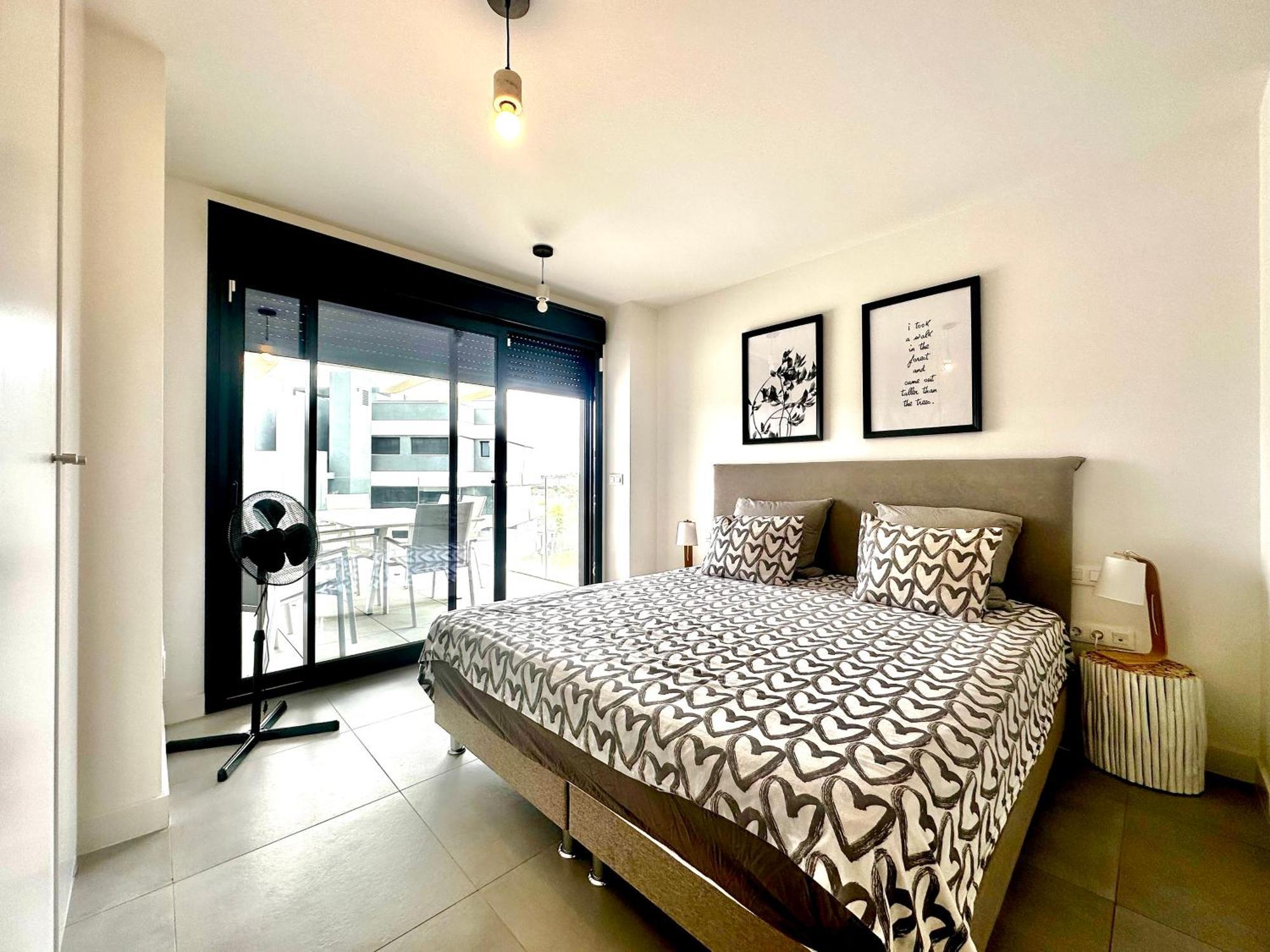 Oasis 325, *