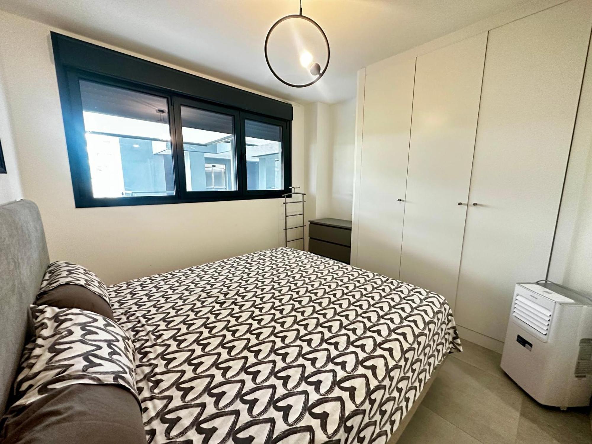 Oasis 325, *