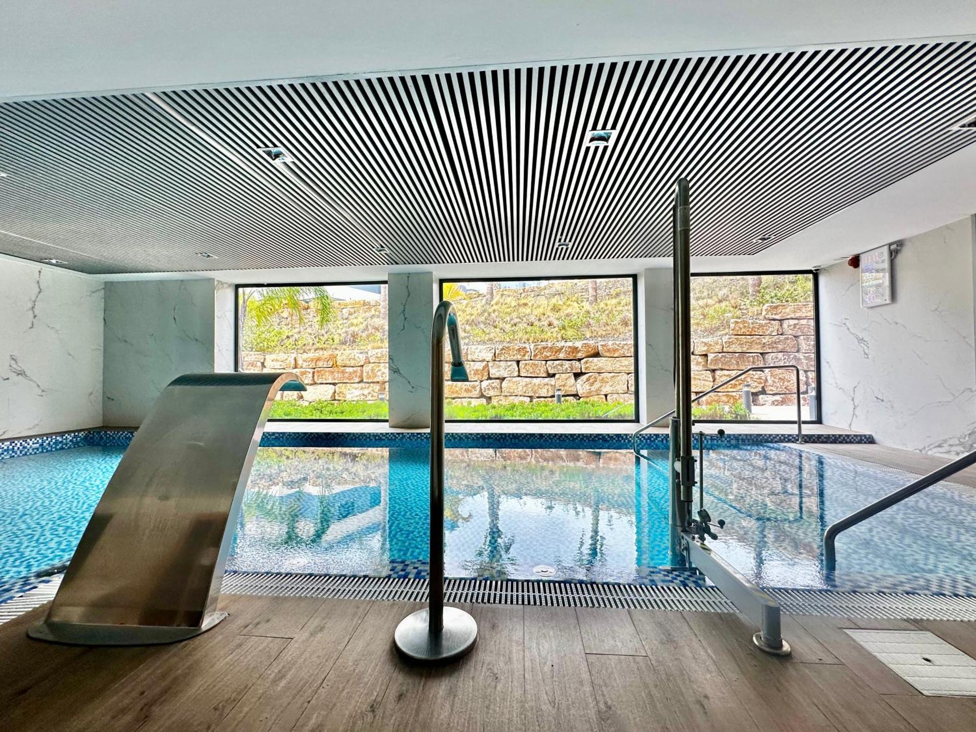 Oasis 325,