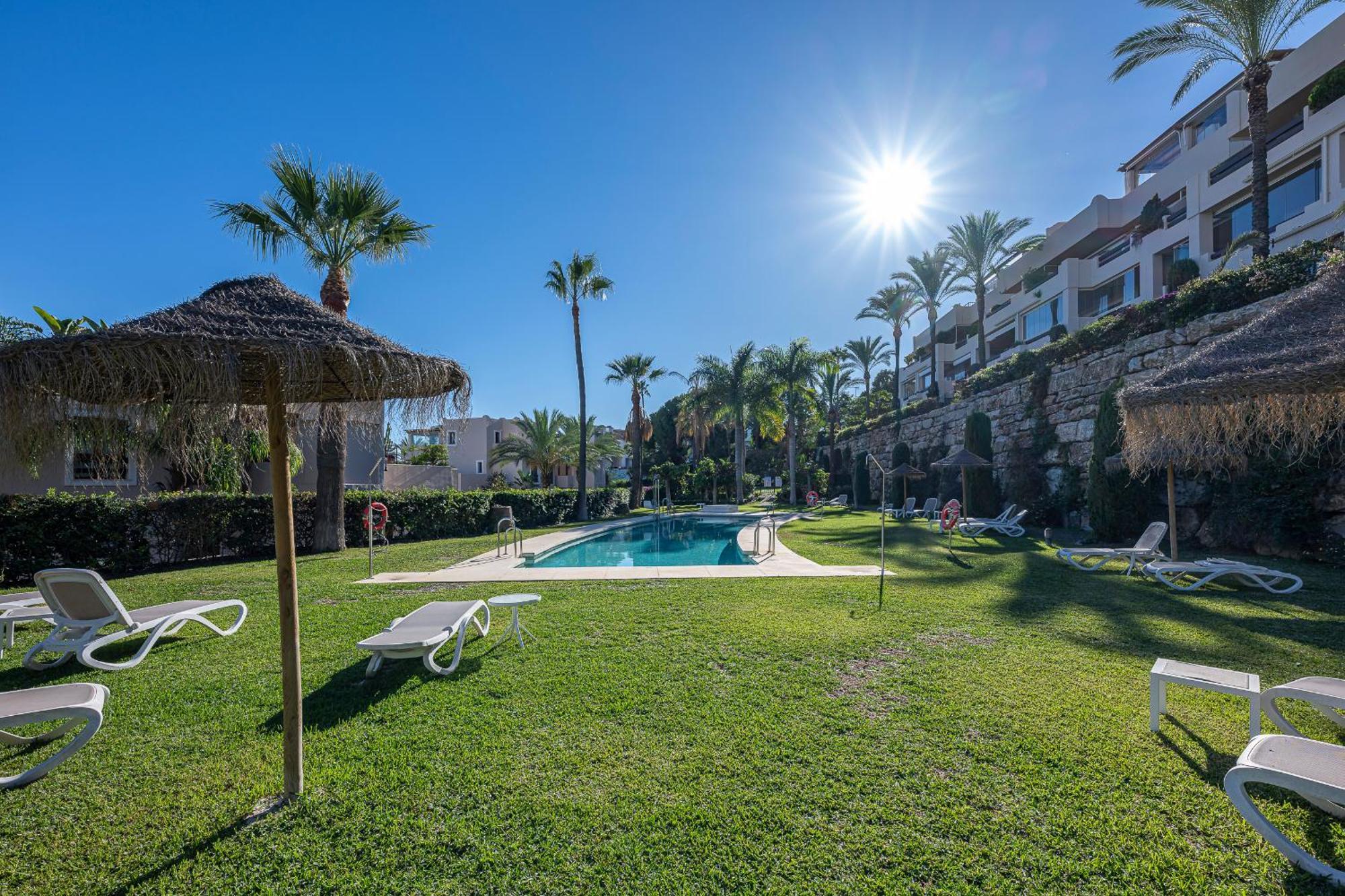 Sea View El Paraiso Apartment Estepona