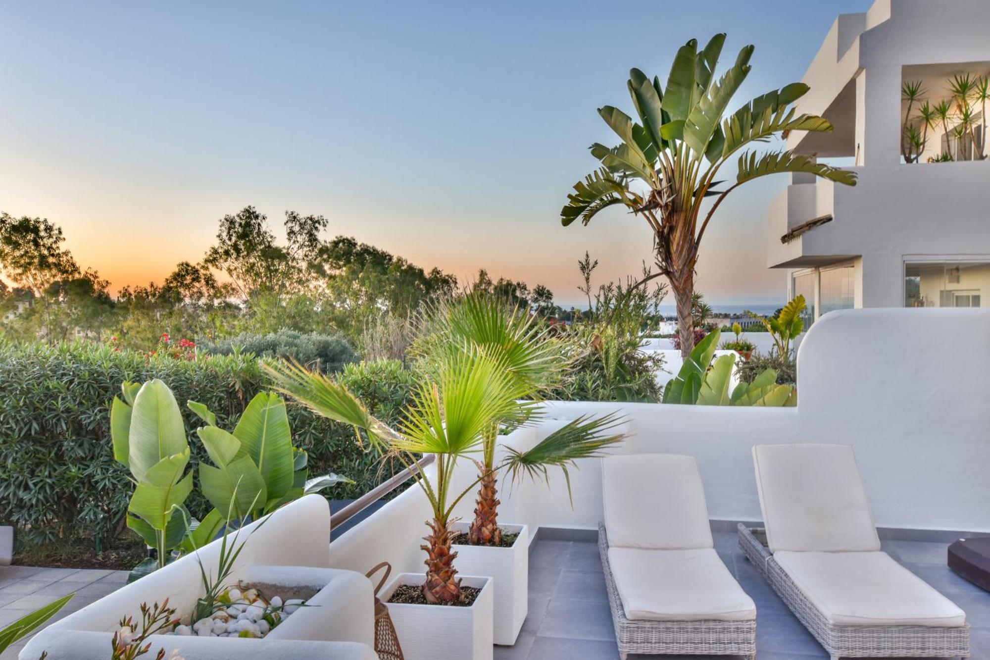 Apartment Luna Del Mar - Luxury With Jacuzzi Estepona