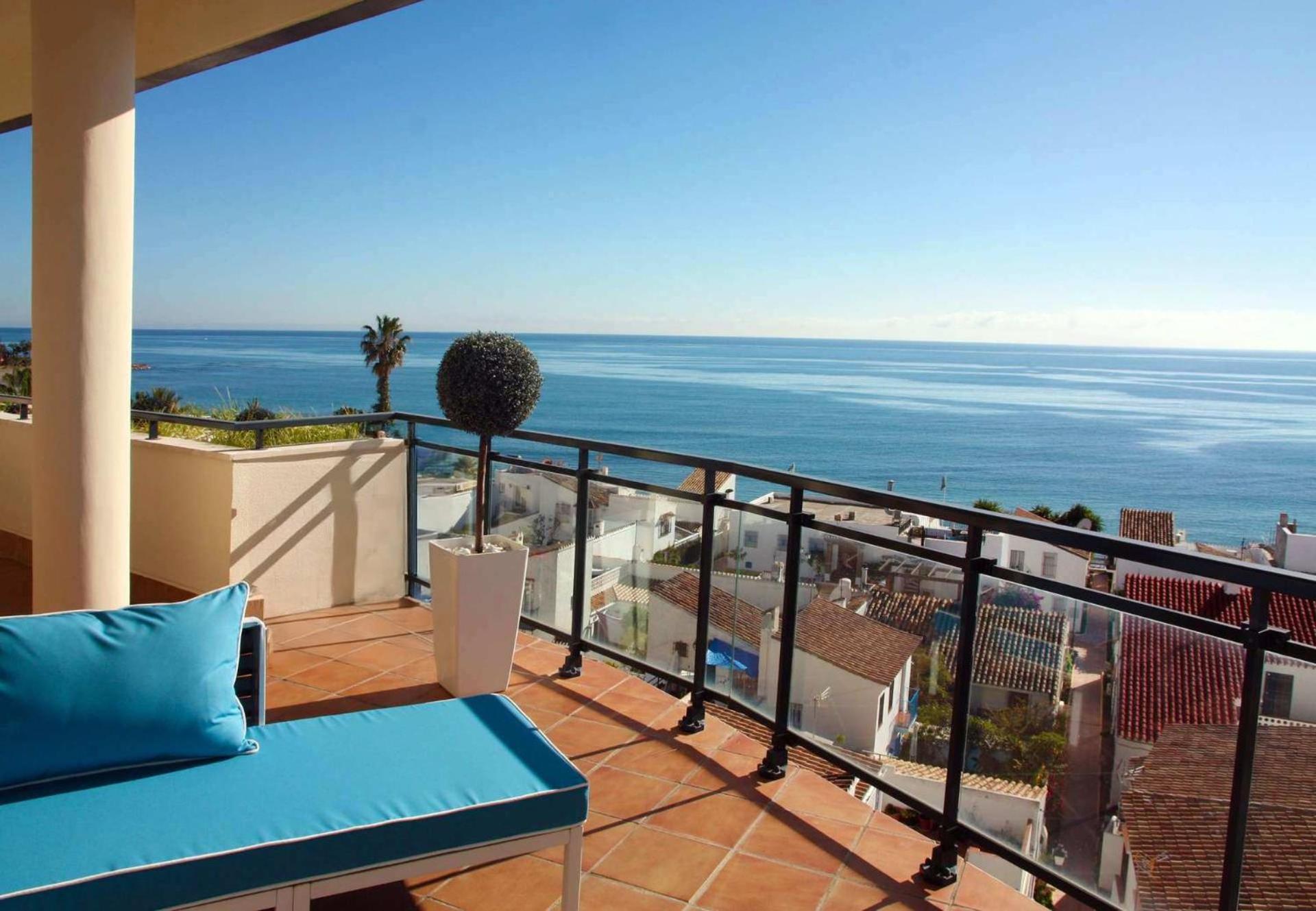 Cosmo Penthouse Sea Views