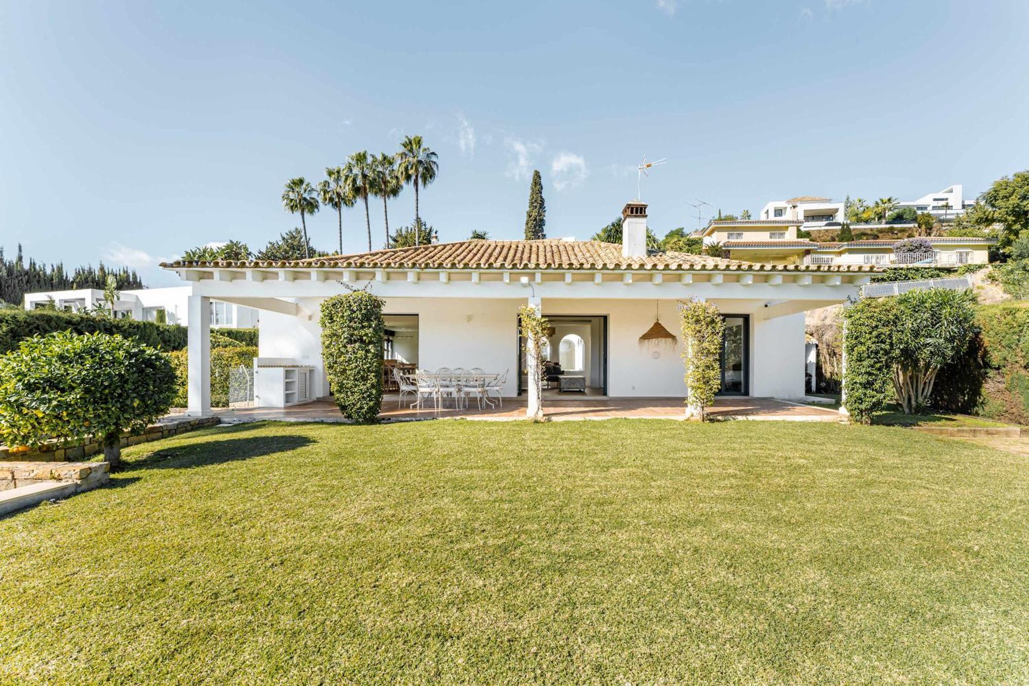 Capricho Front Golf Pool Views * Estepona
