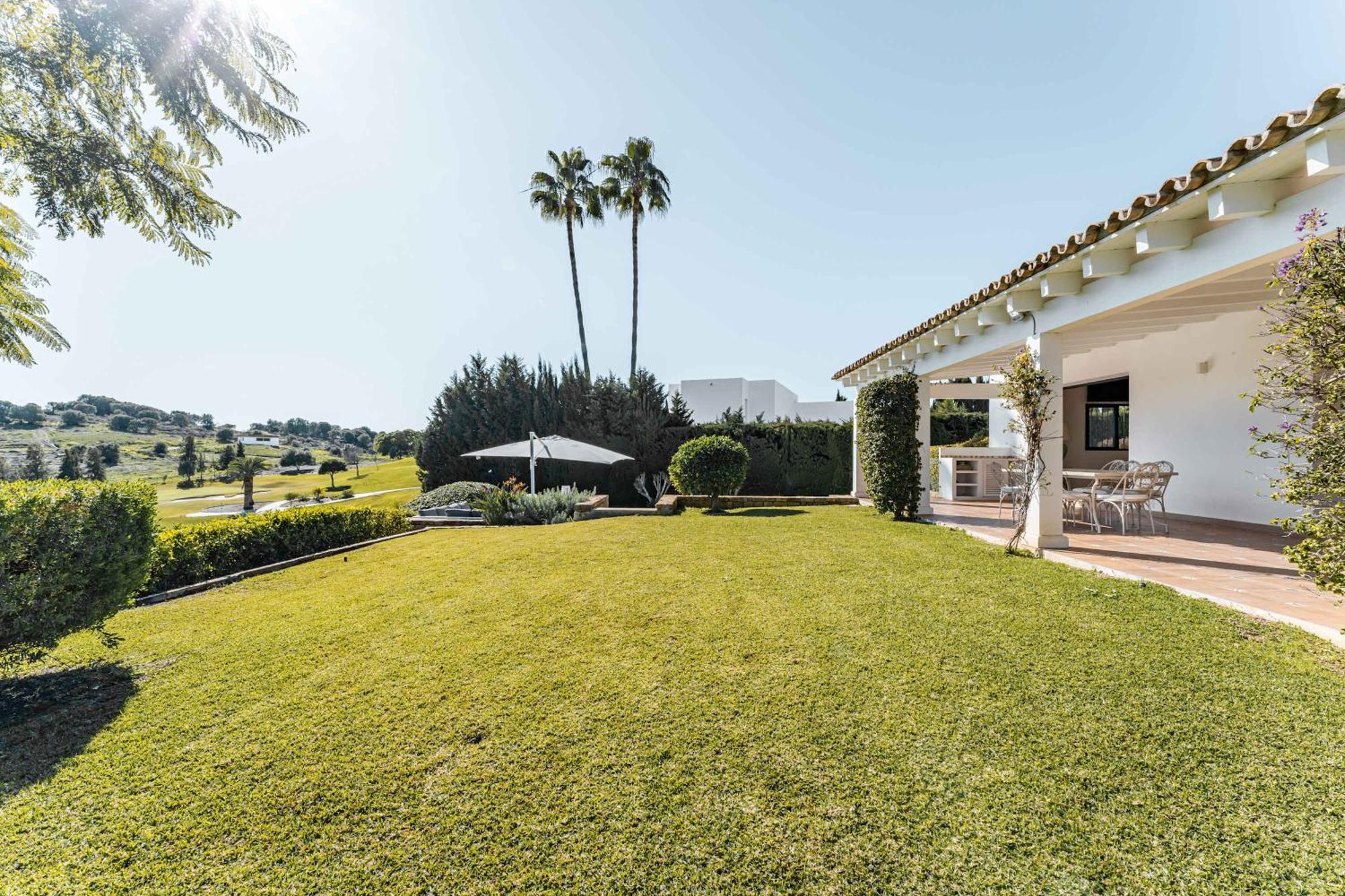 Capricho Front Golf Pool Views