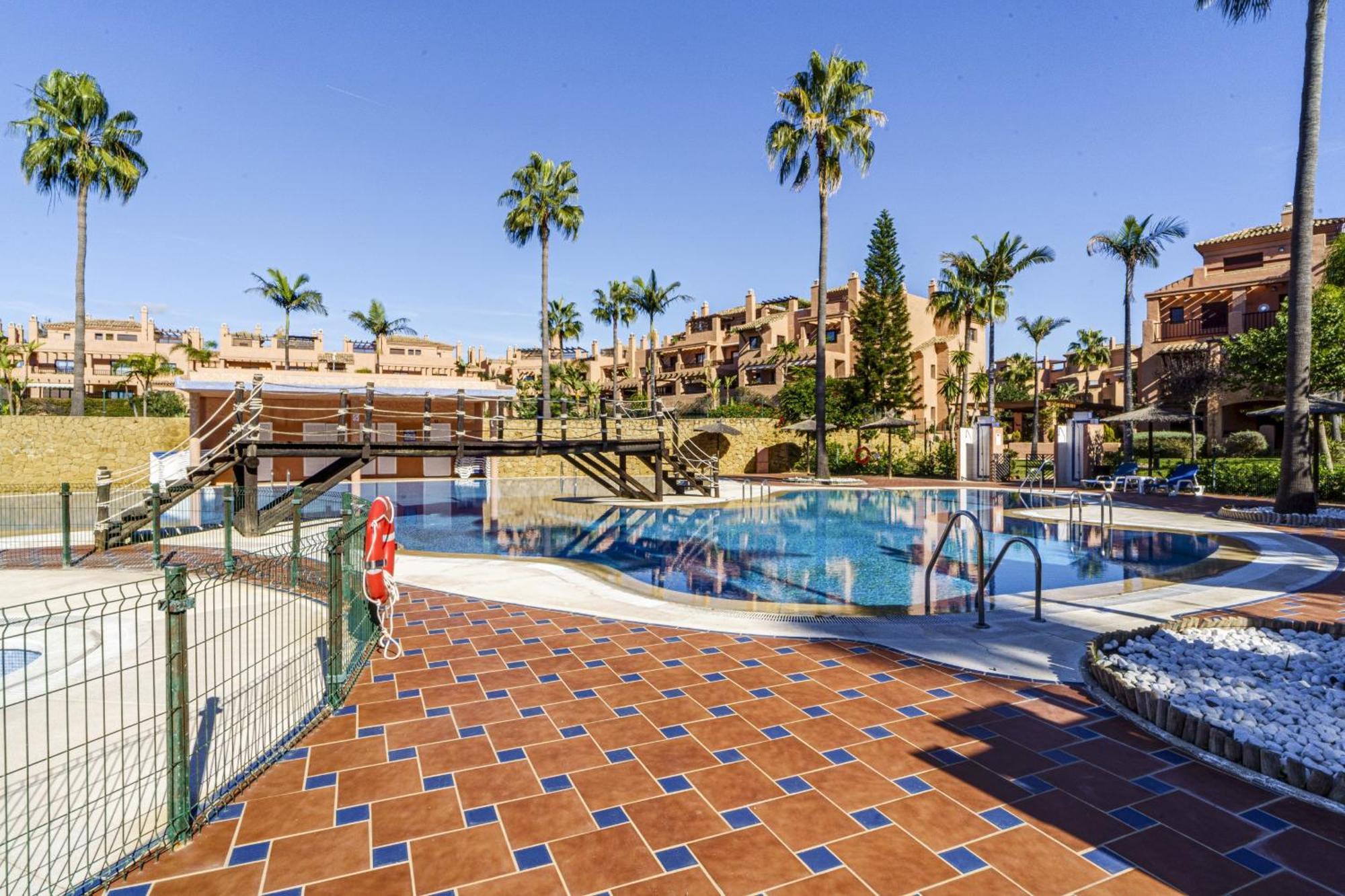 Apartment Hacienda Del Sol - Beachside