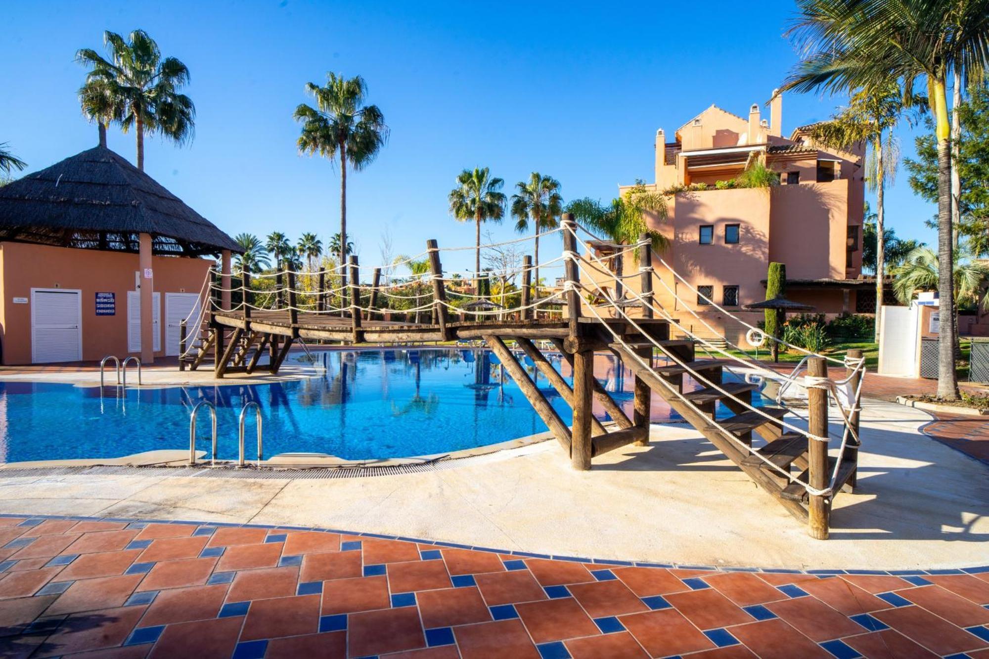 Apartment Hacienda Del Sol - Beachside Estepona