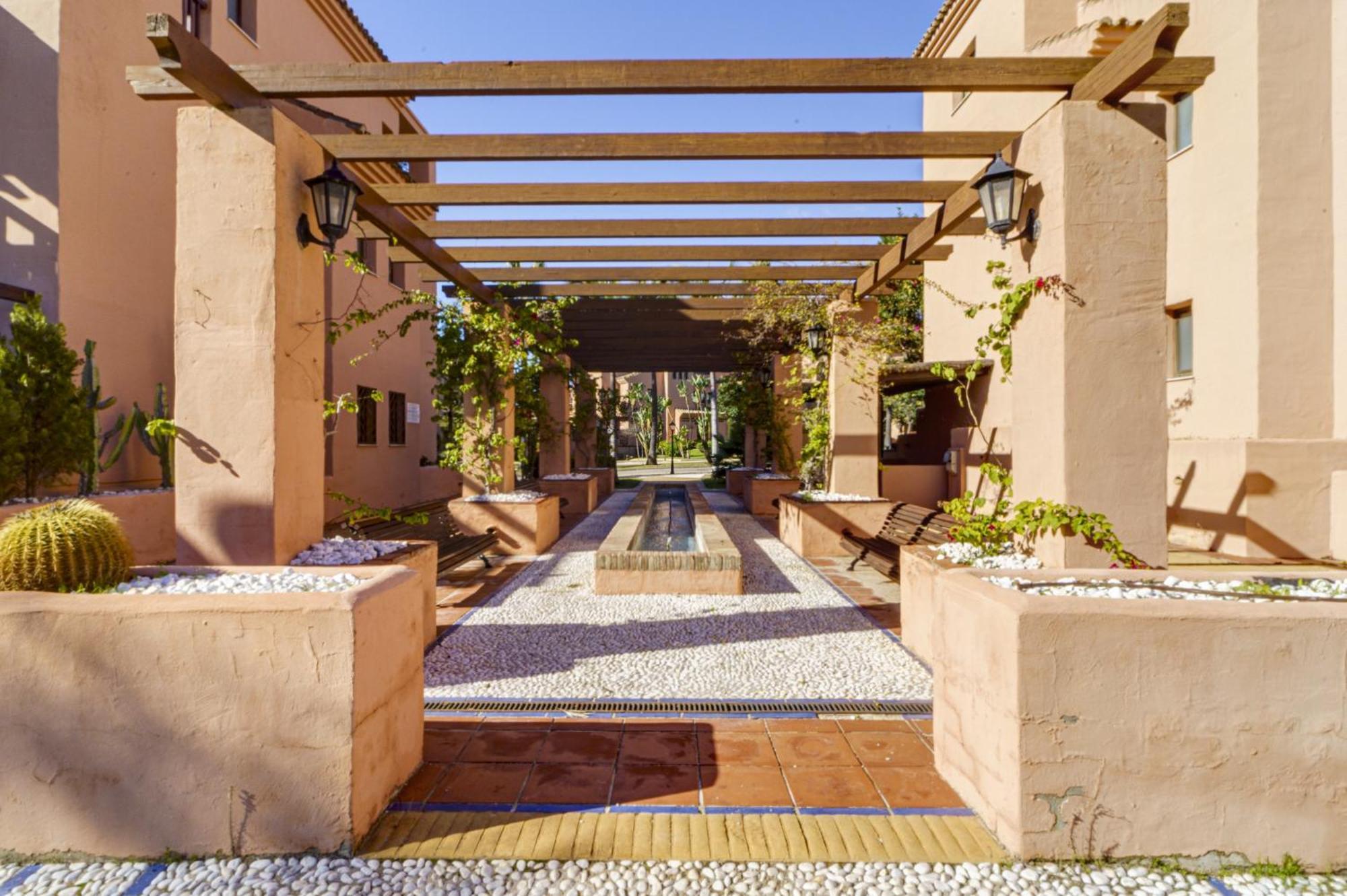 Apartment Hacienda Del Sol - Beachside