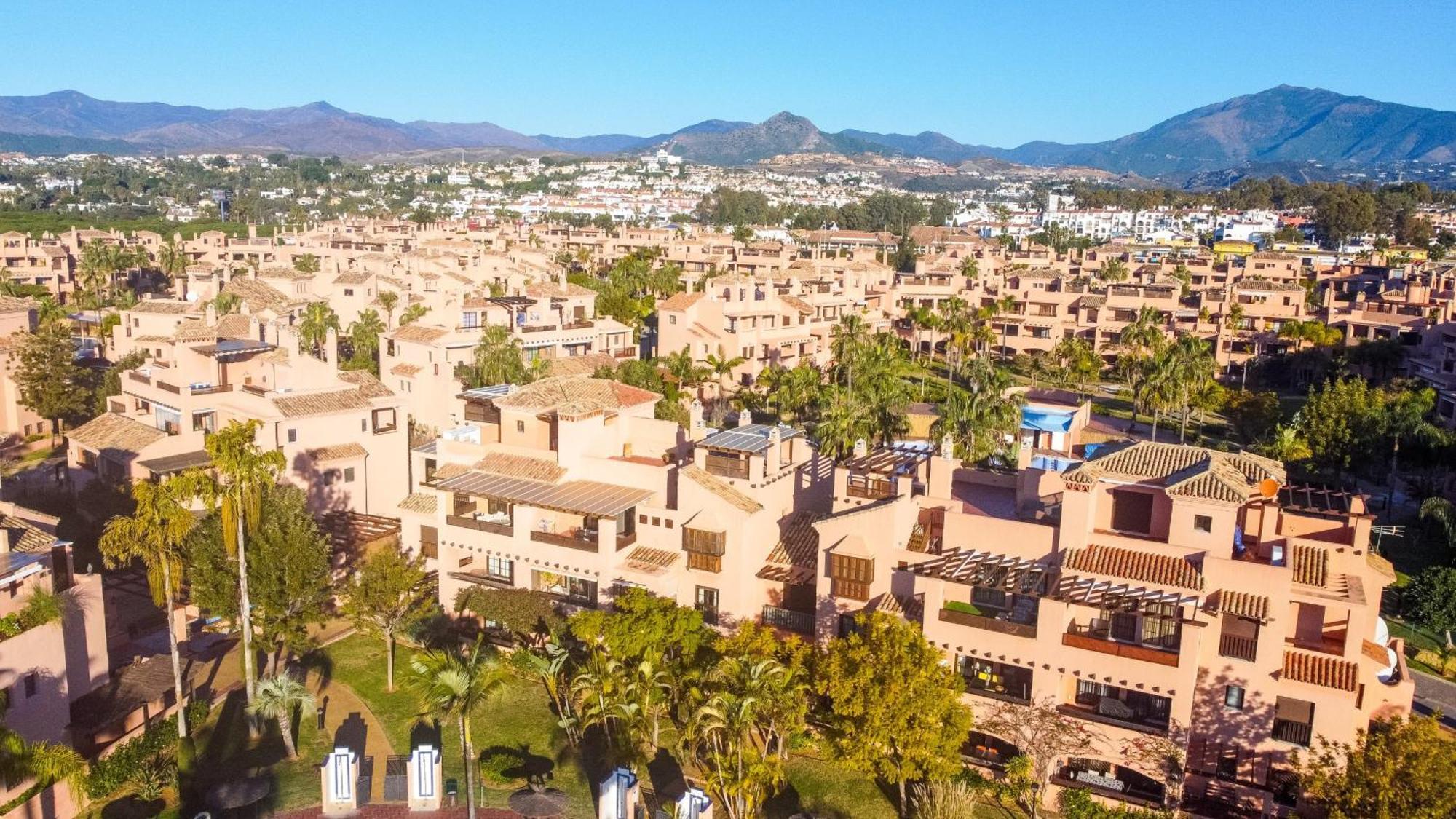 Hacienda Del Sol - Beachside * Estepona