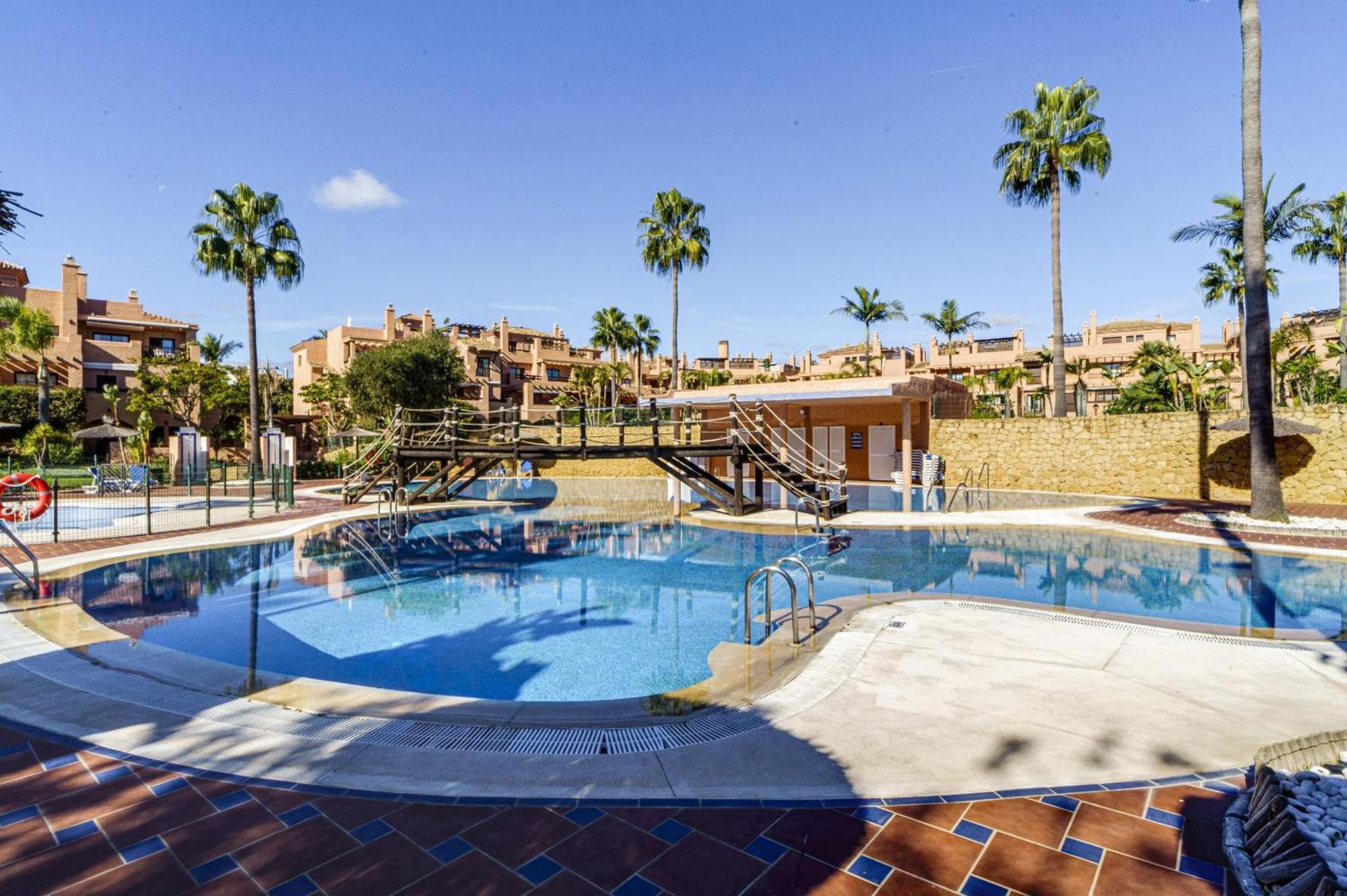 Apartment Hacienda Del Sol - Beachside Estepona