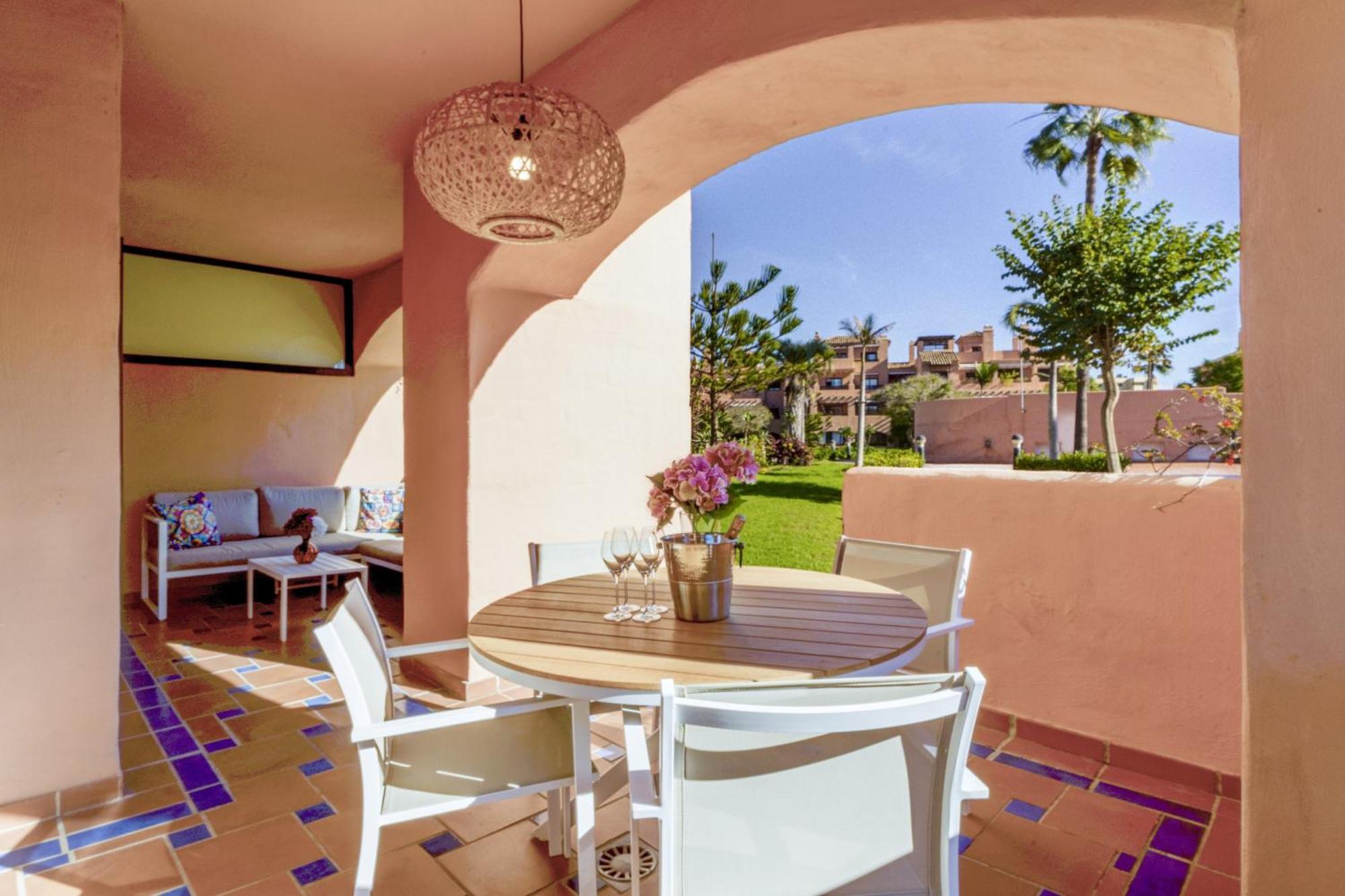 Apartment Hacienda Del Sol - Beachside
