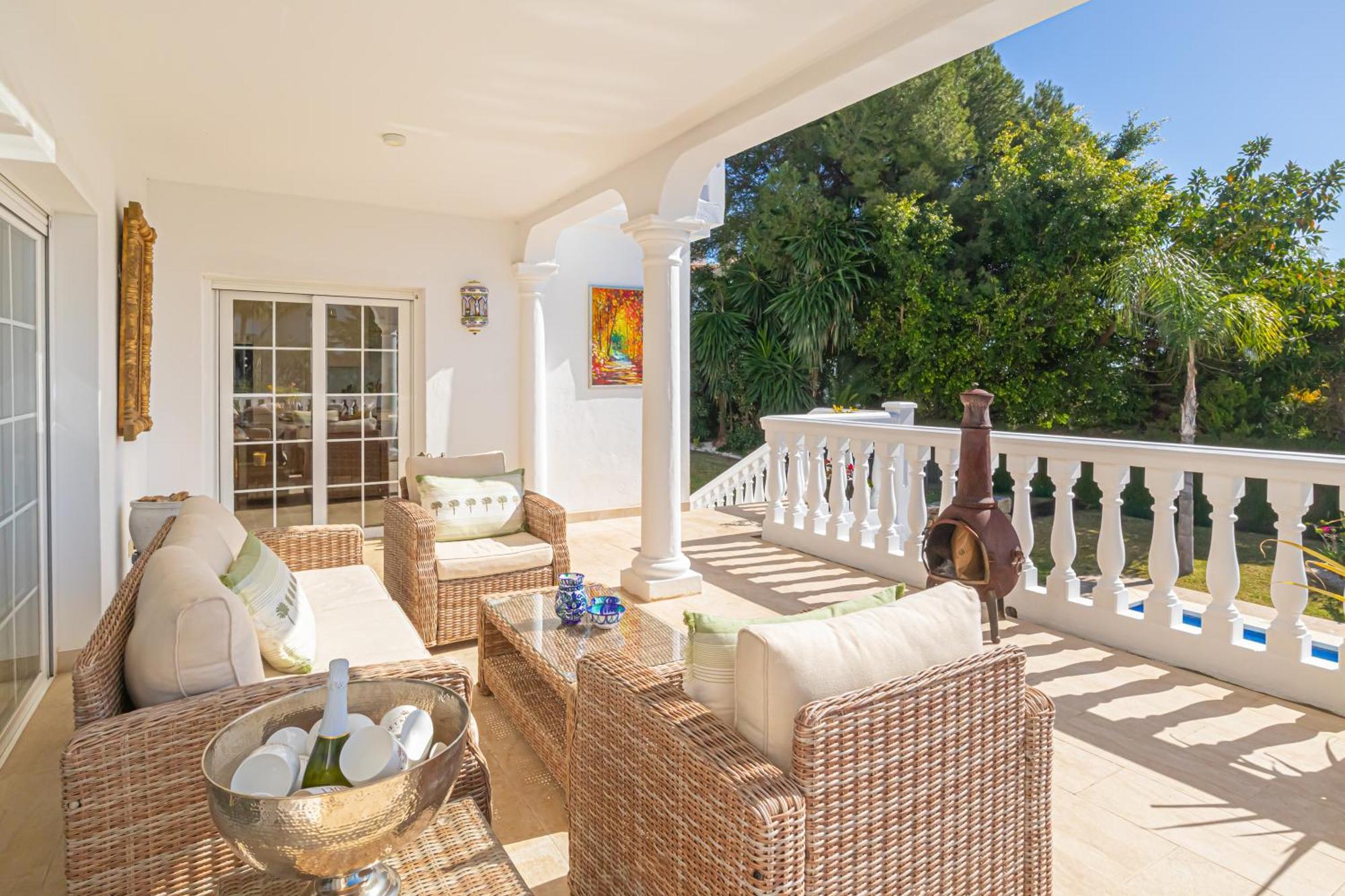 Apartment Luxury Family Escape Golf & Pool Retreat - Happy *