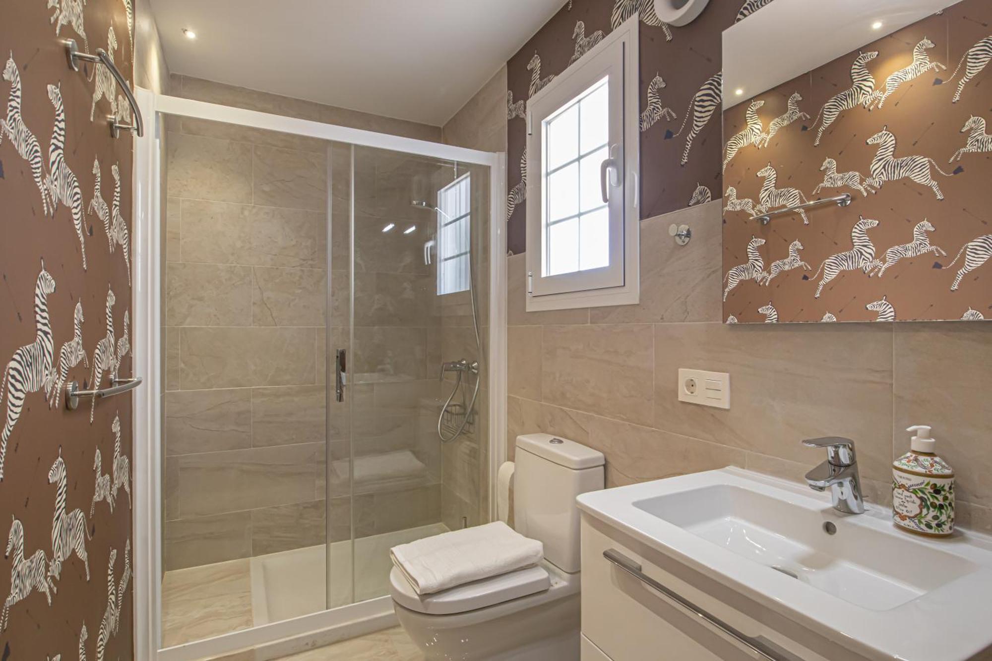Apartment Luxury Family Escape Golf & Pool Retreat - Happy Estepona