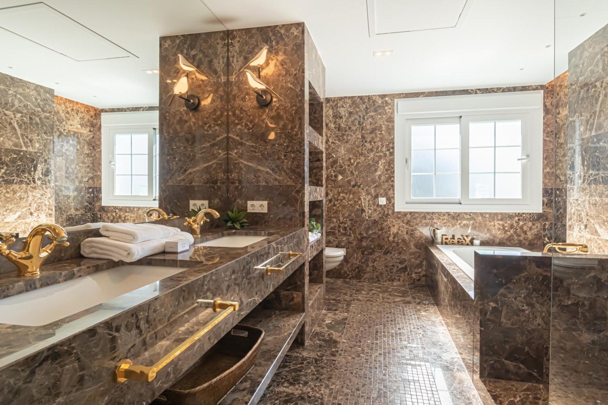 Apartment Luxury Family Escape Golf & Pool Retreat - Happy *