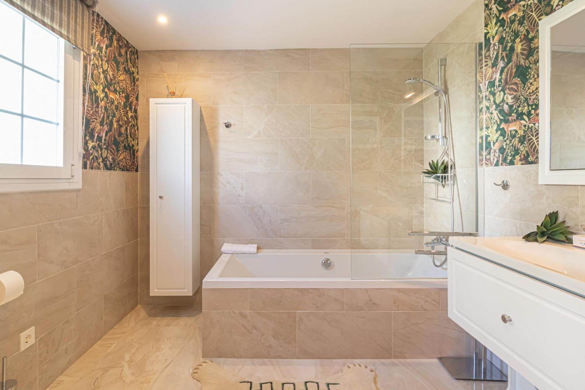 Apartment Luxury Family Escape Golf & Pool Retreat - Happy