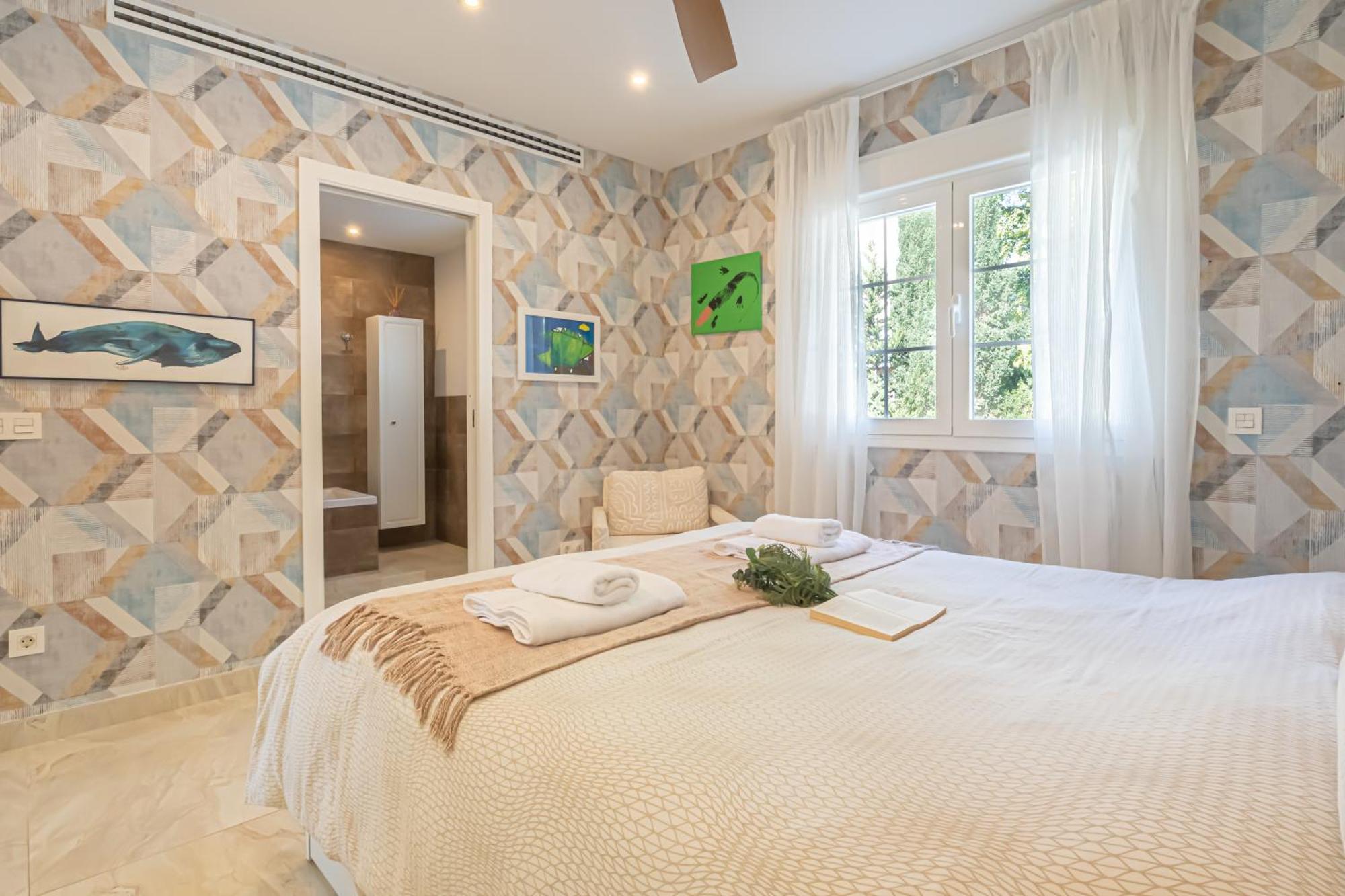 Luxury Family Escape Golf & Pool Retreat - Happy Estepona