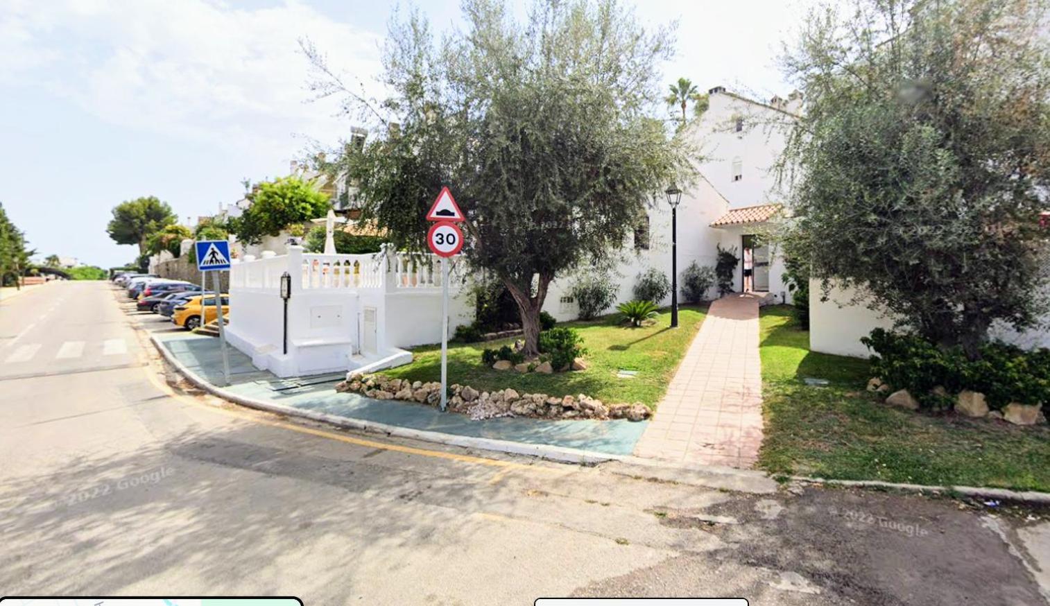 E1 Desk Private Patio Terrace Barbecue Villa Estepona