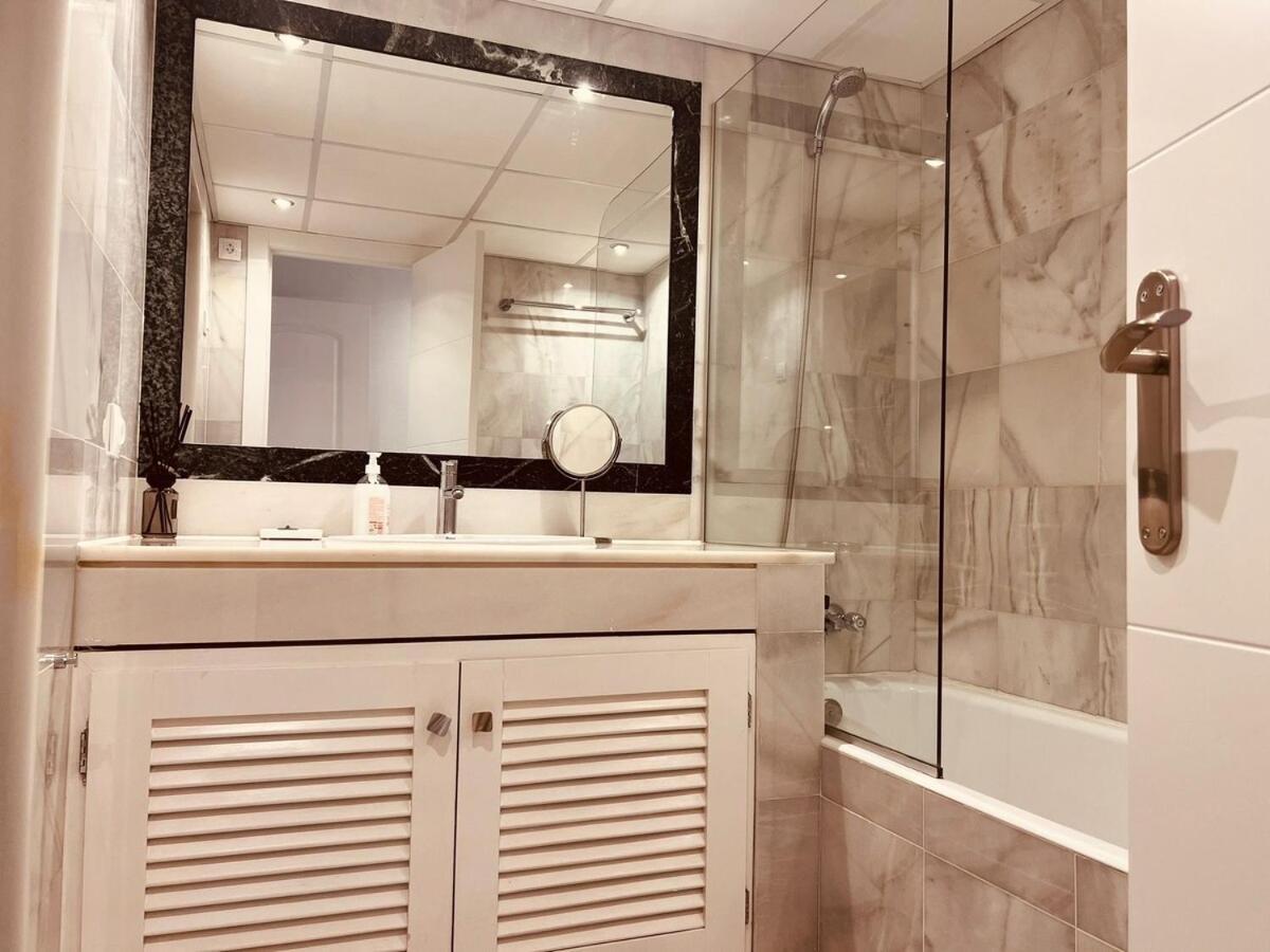 Bohemian Chic Famille Et 5 Piscines Apartment