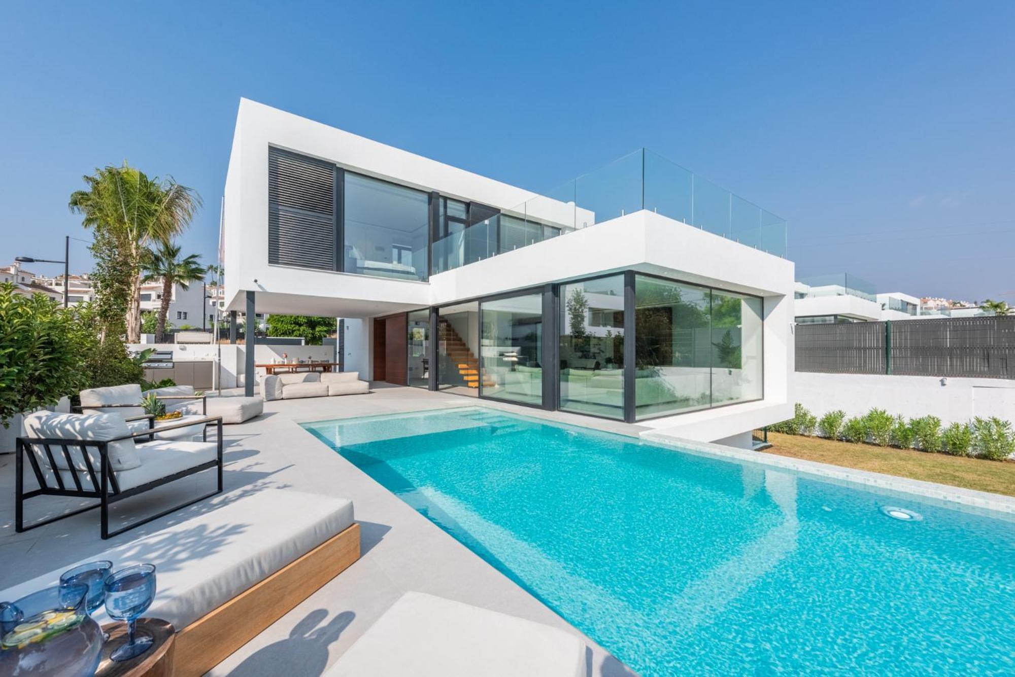Extravagant 5 Bdrm Golfer's With Private Pool