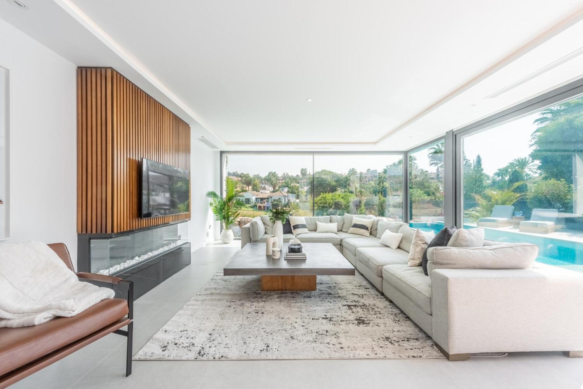 Extravagant 5 Bdrm Golfer's With Private Pool