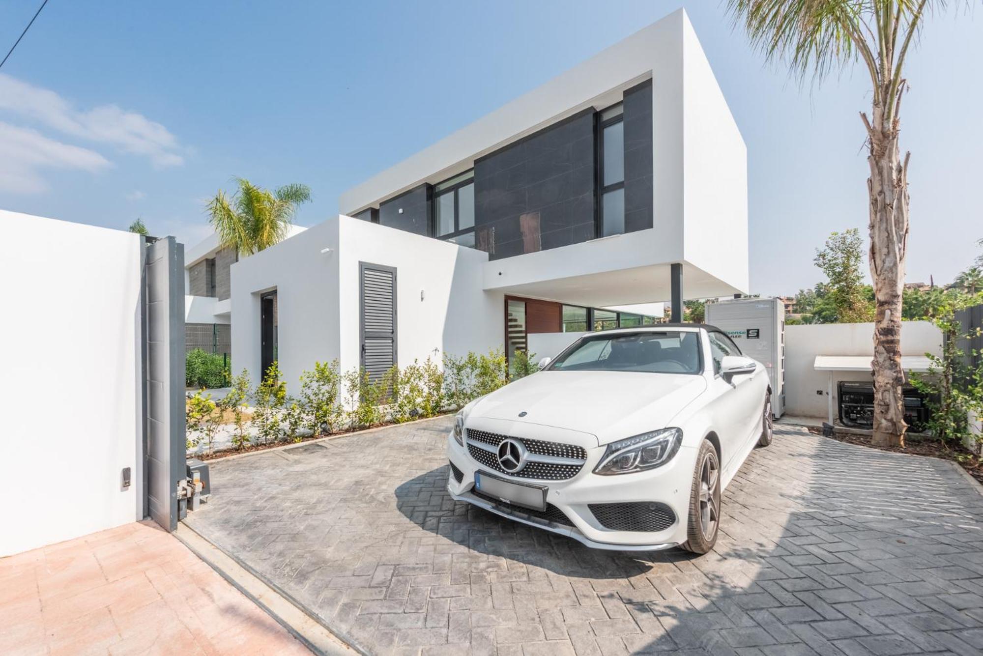 Extravagant 5 Bdrm Golfer's With Private Pool