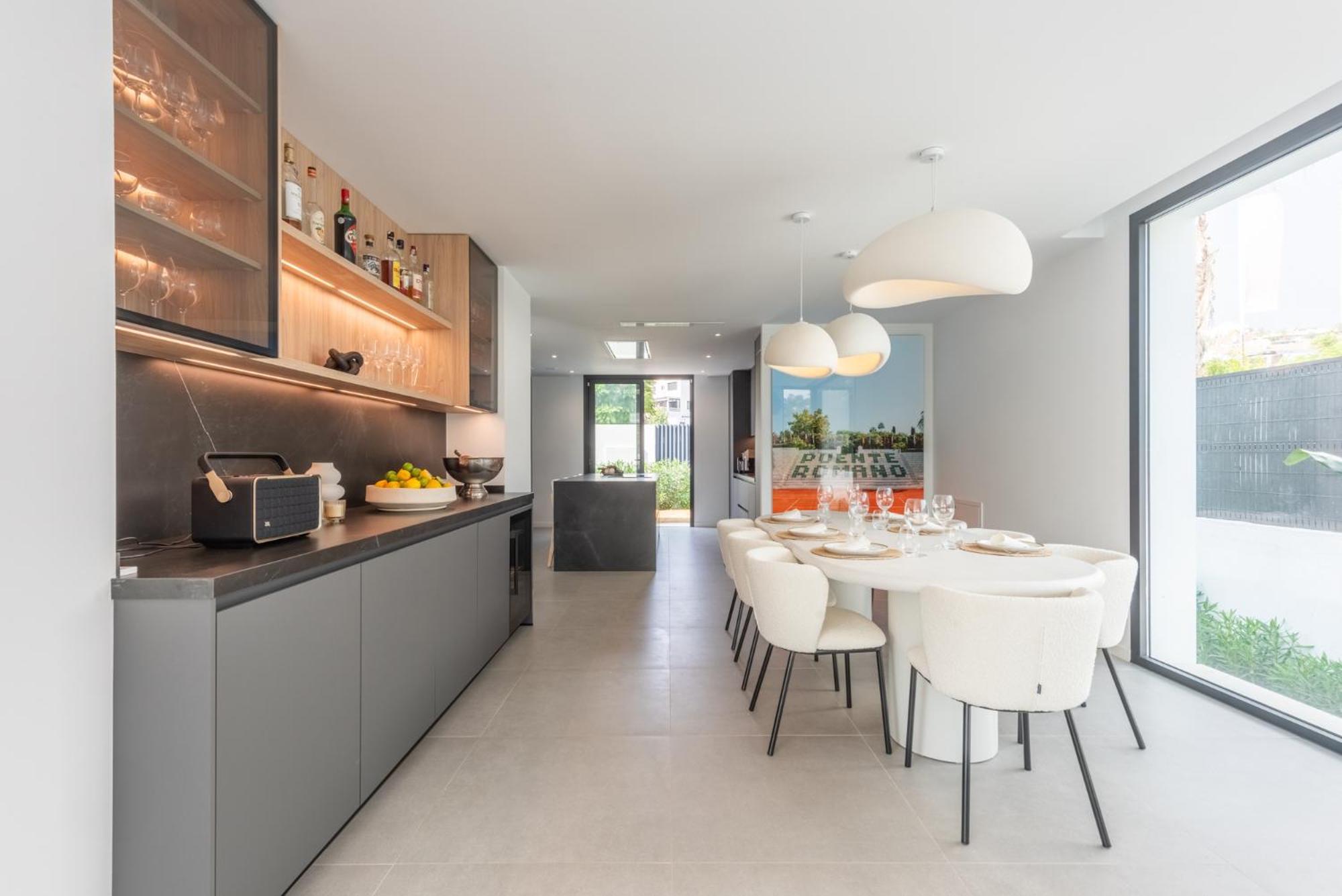 Extravagant 5 Bdrm Golfer's With Private Pool Apartment