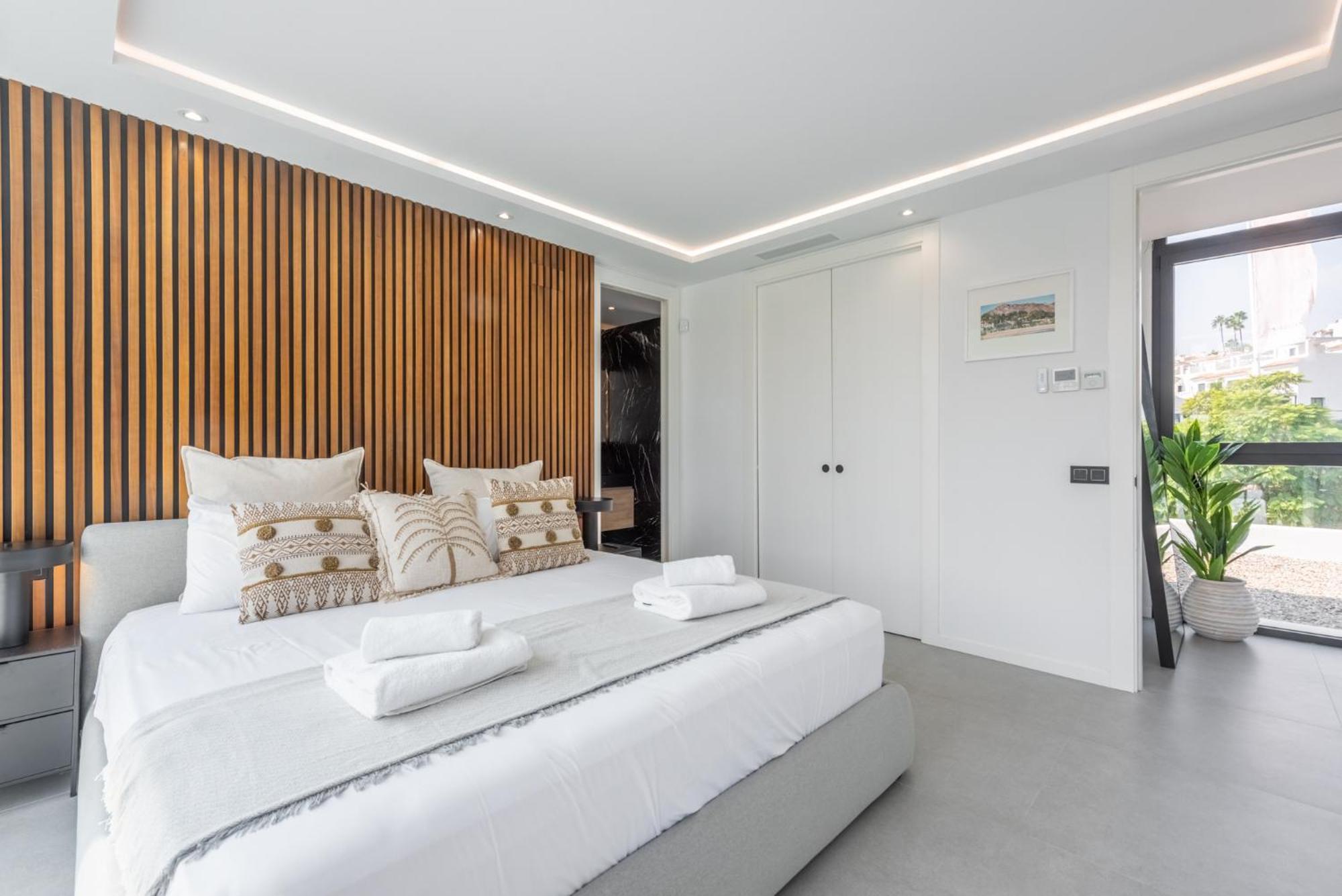 Extravagant 5 Bdrm Golfer's With Private Pool