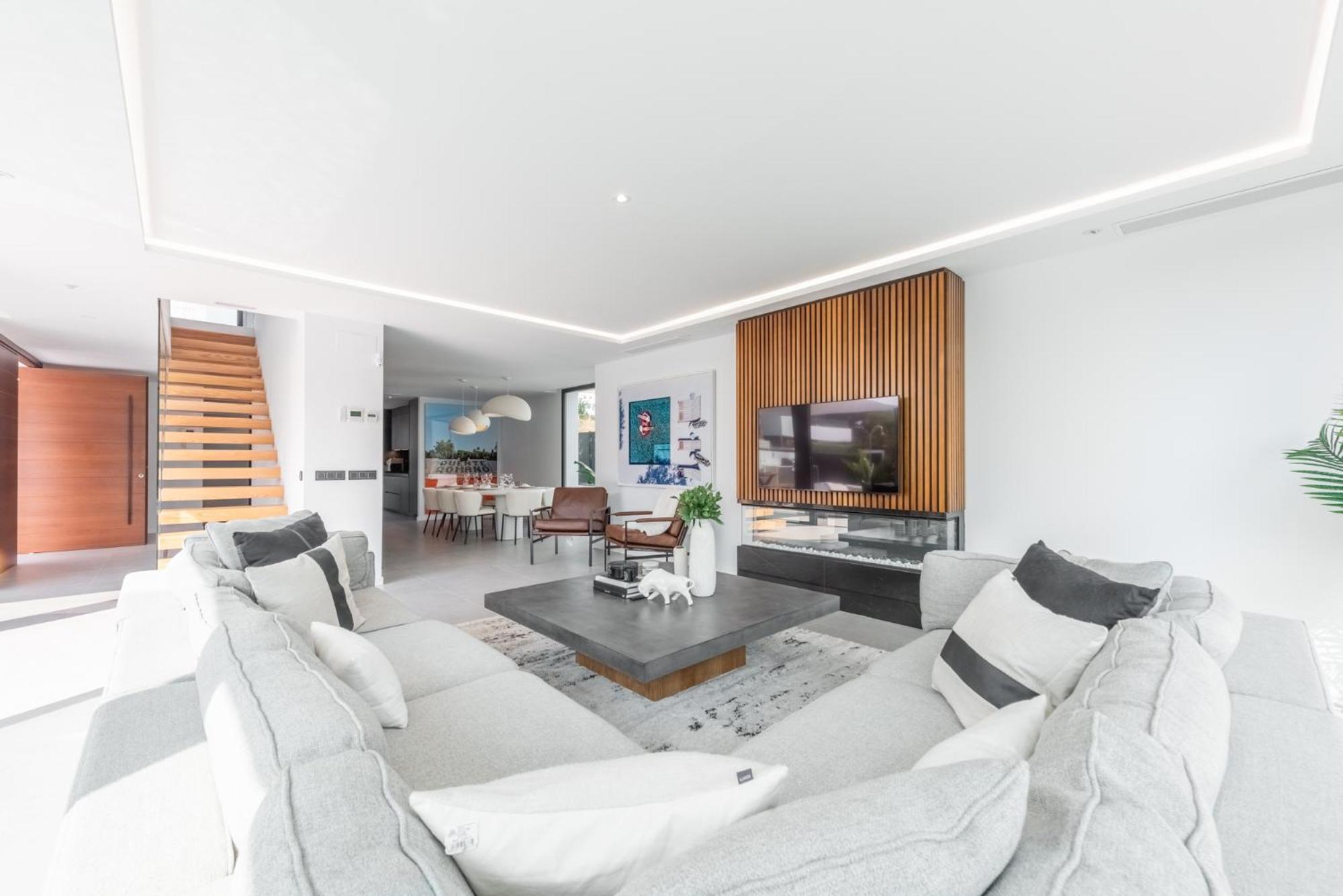 Extravagant 5 Bdrm Golfer's With Private Pool *