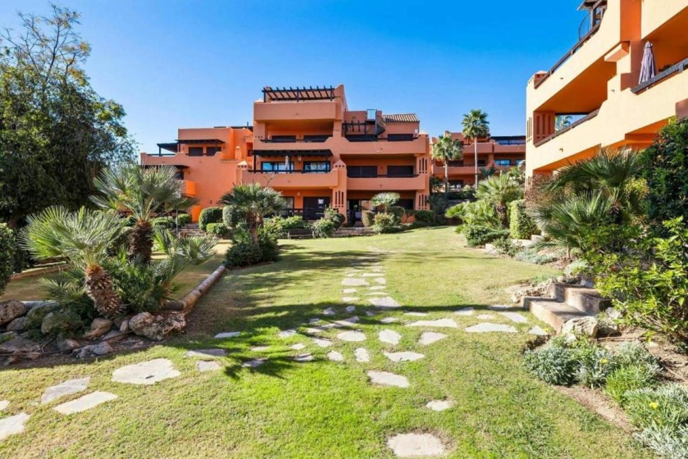 La Galera Apartment *