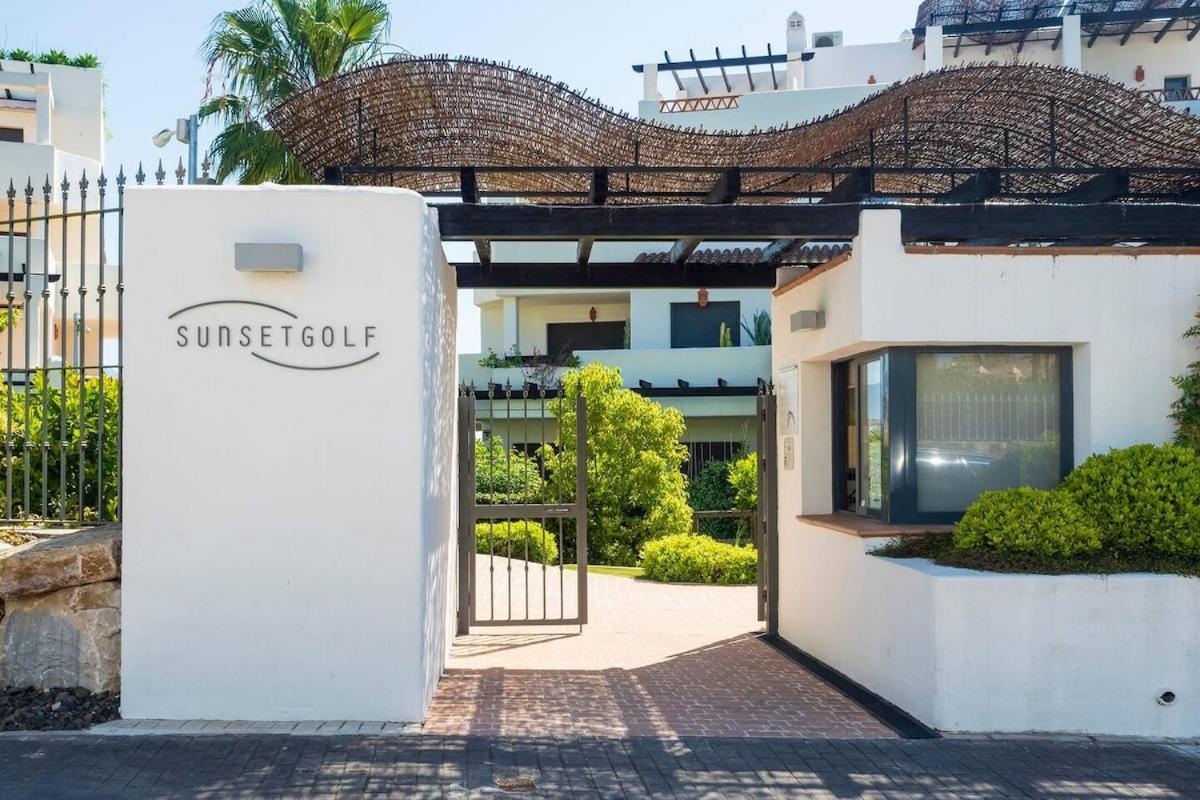 Luxury With Spacious Private Garden & Seaview * Estepona