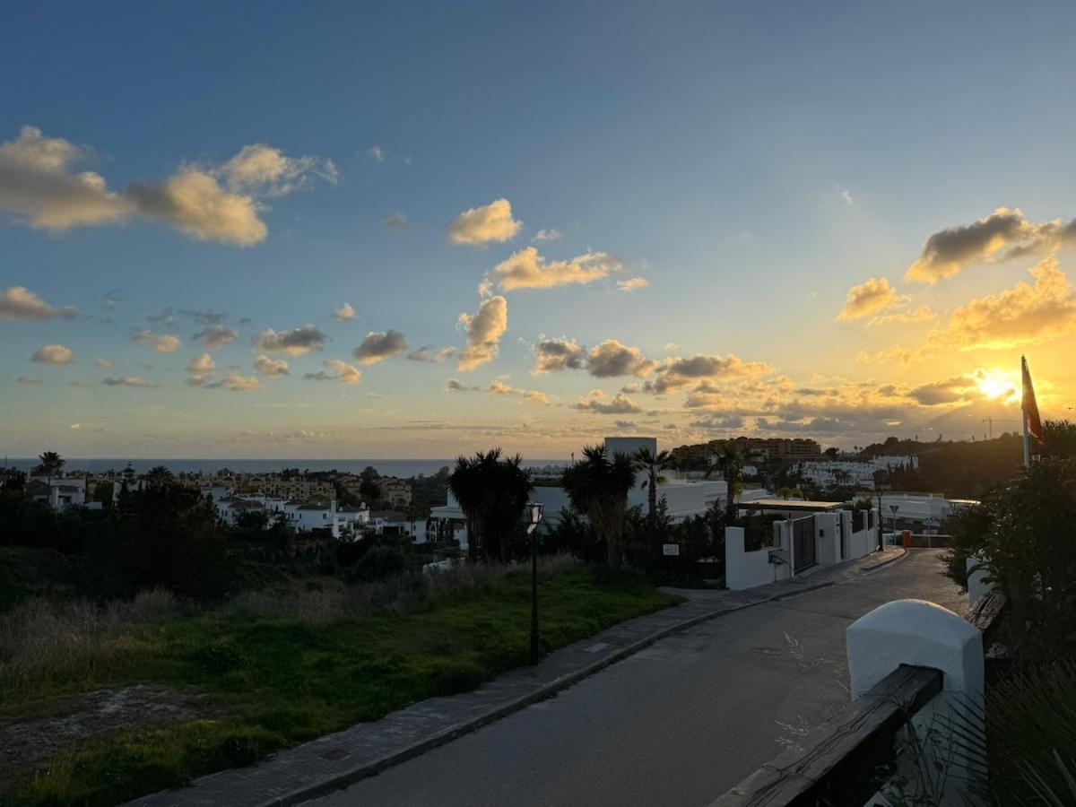 Luxury With Spacious Private Garden & Seaview Estepona