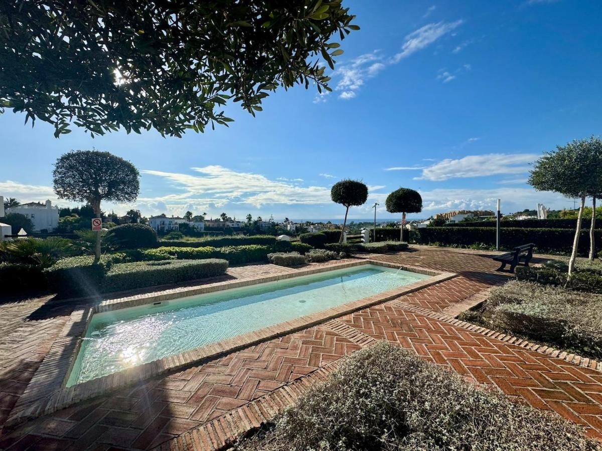 Luxury With Spacious Private Garden & Seaview * Estepona