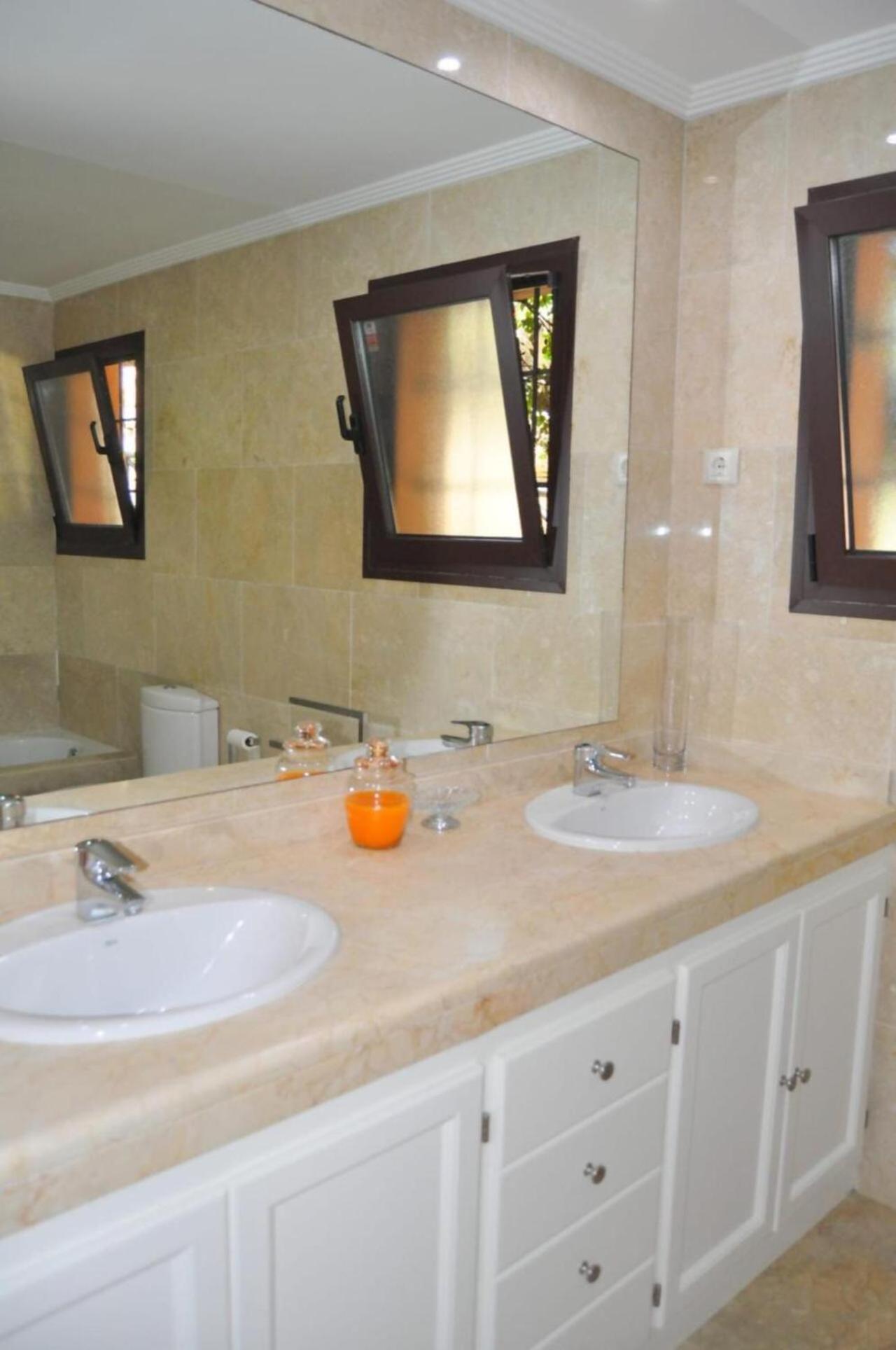 Bougainvillea Bay With Parking Estepona