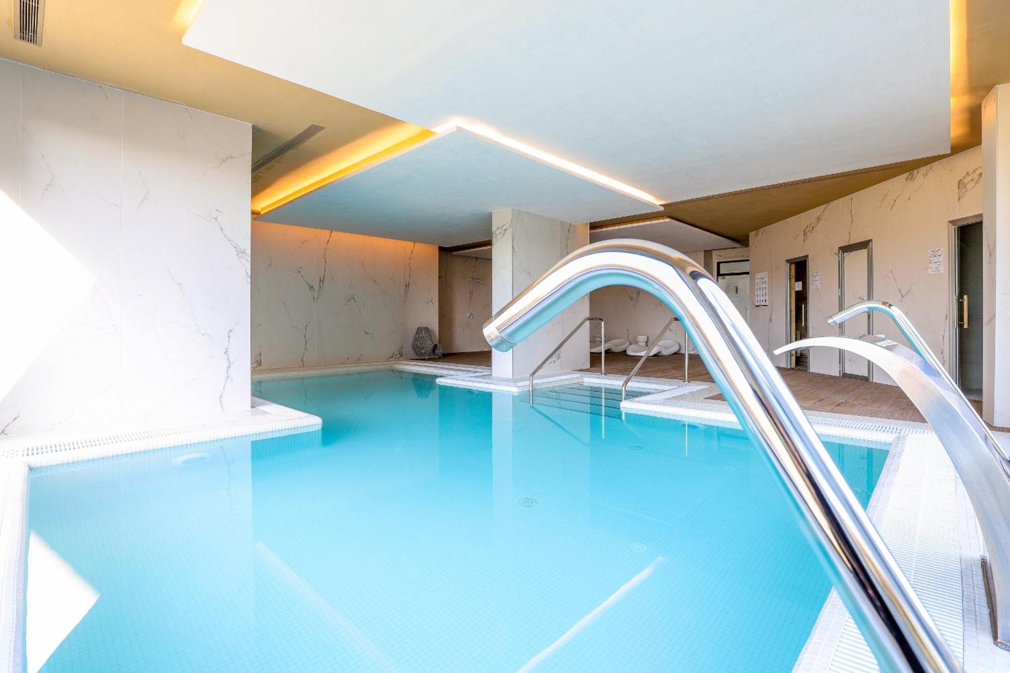 Apartment Oasis 325 Kronos - 3 Bedroom *