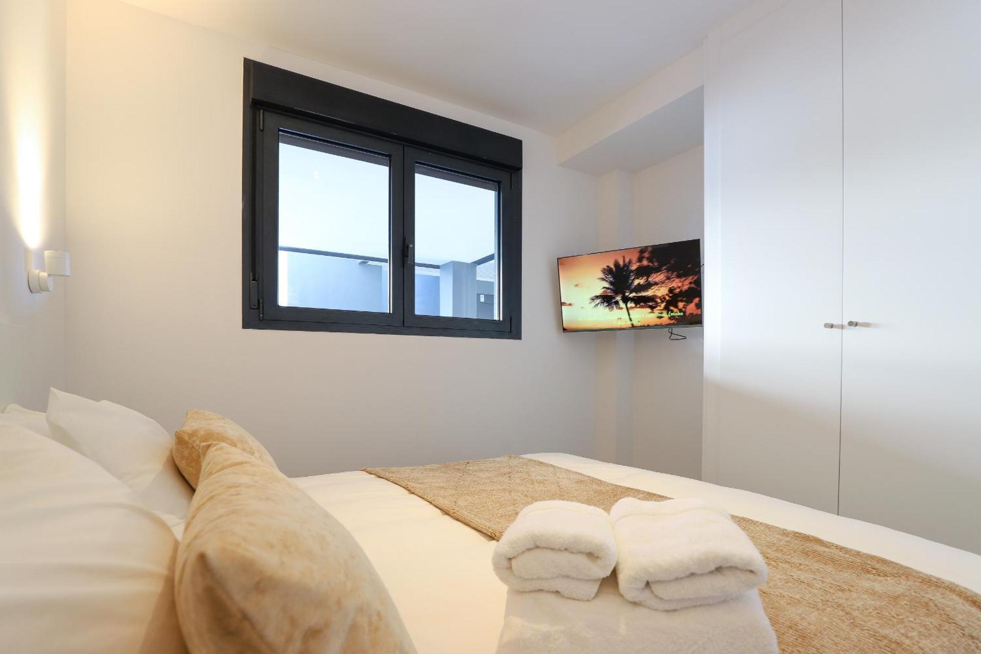 Oasis 325 Kronos - 3 Bedroom Estepona