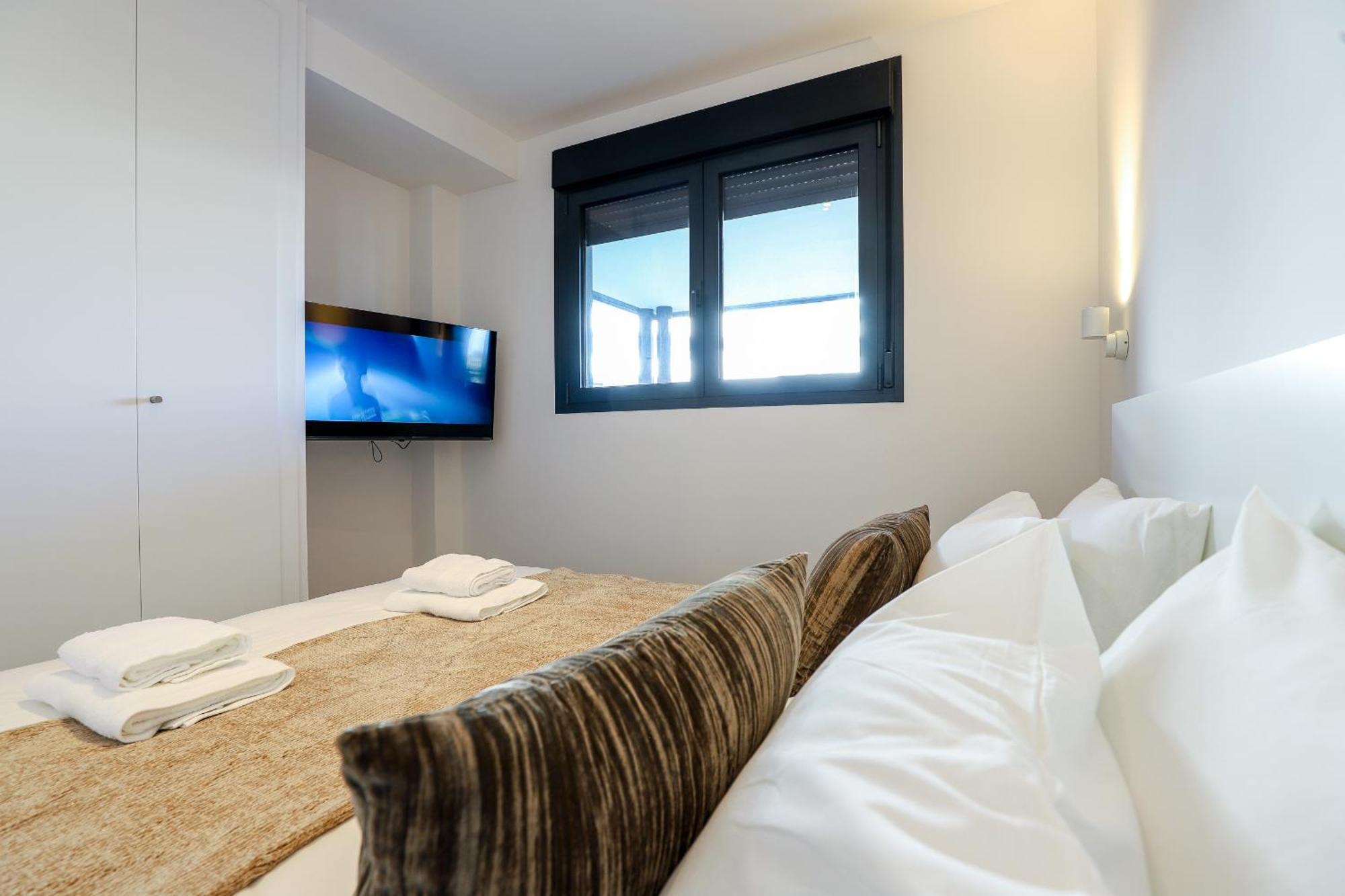 Oasis 325 Kronos - 3 Bedroom * Estepona