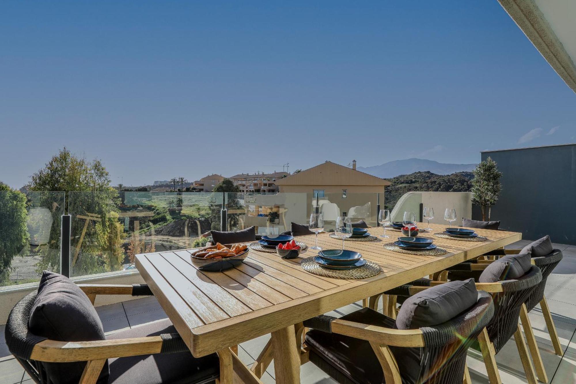 Oasis 325 Kronos - 3 Bedroom * Estepona