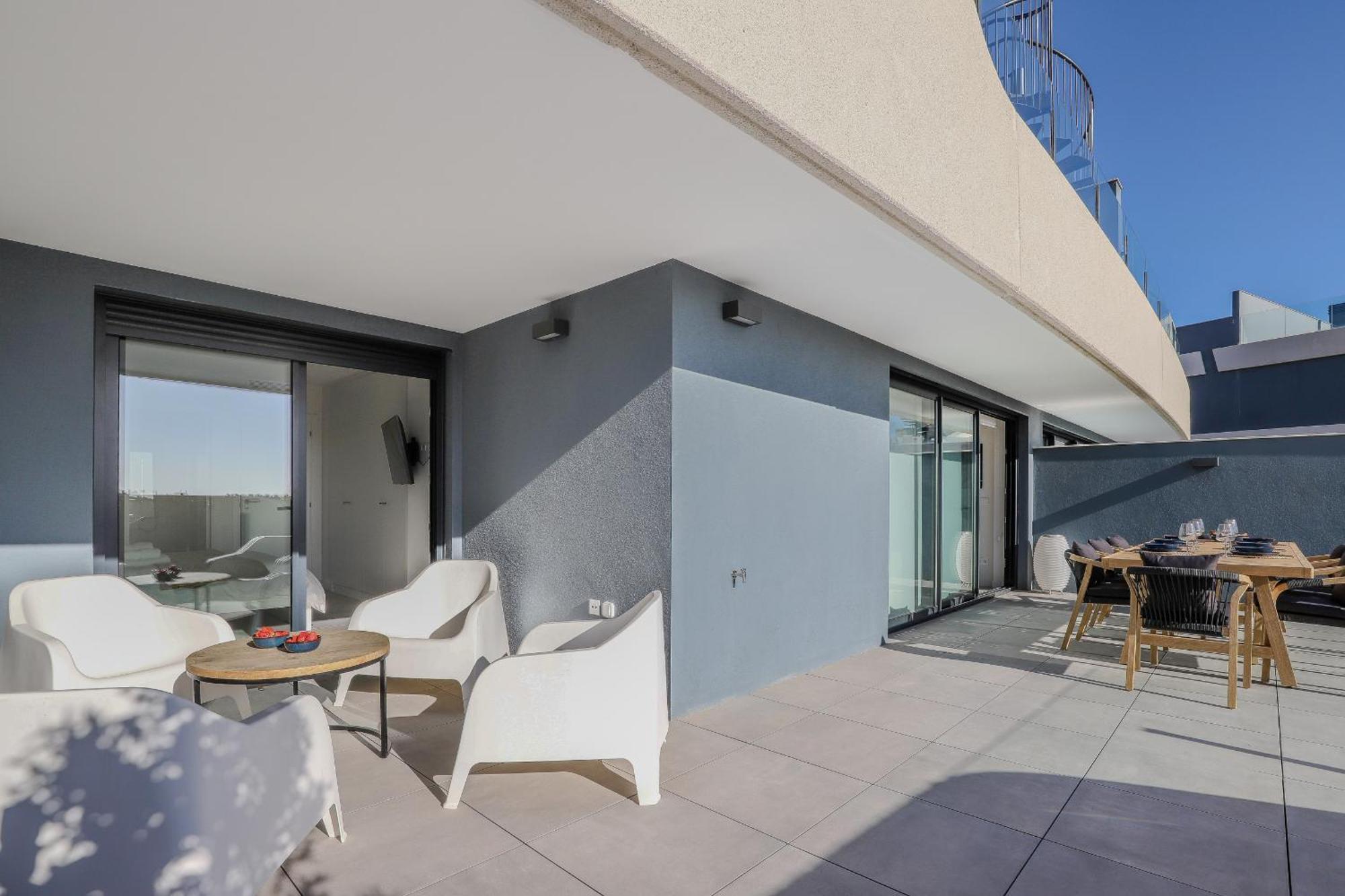 Oasis 325 Kronos - 3 Bedroom Estepona