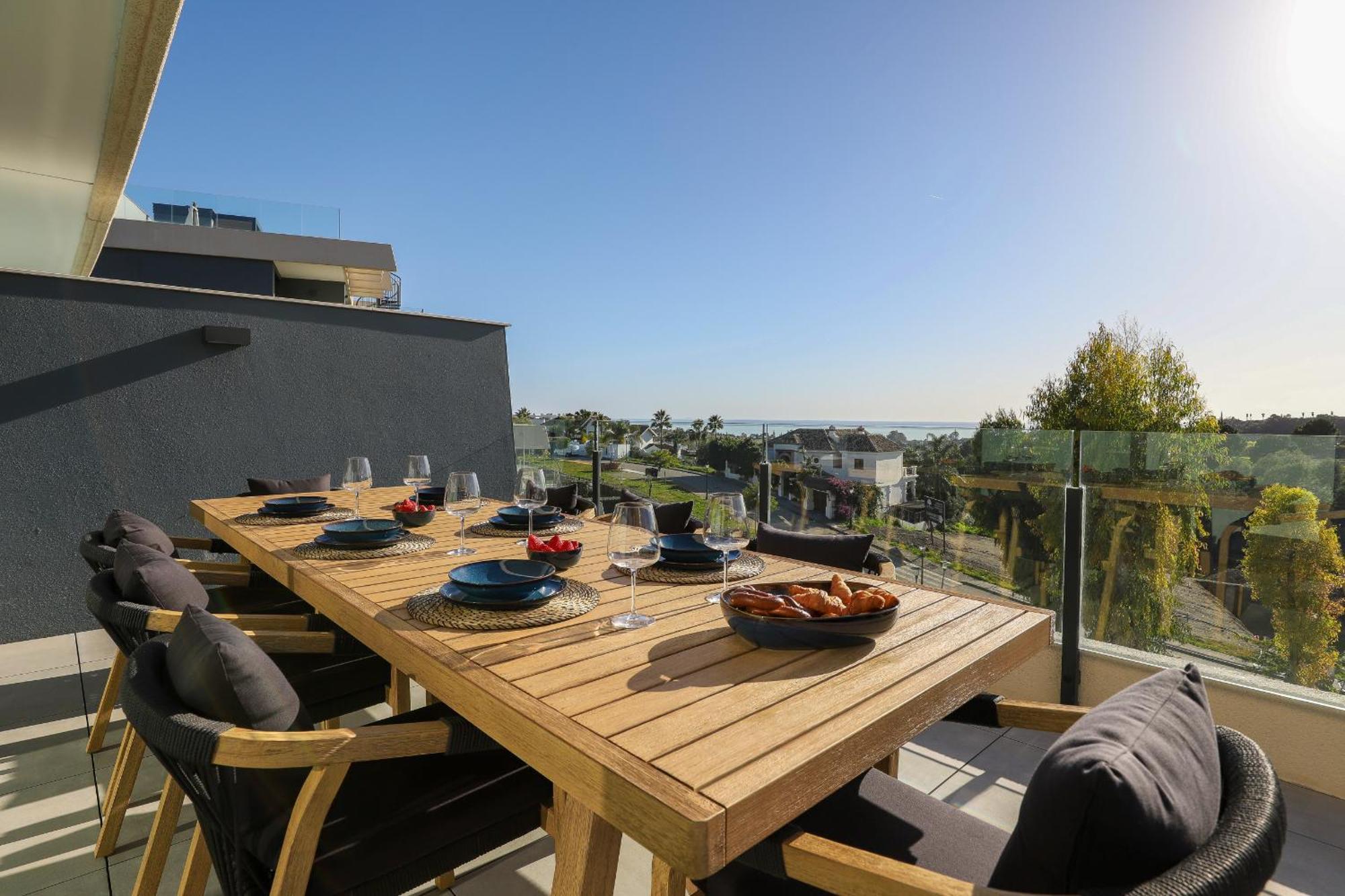 Oasis 325 Kronos - 3 Bedroom Estepona