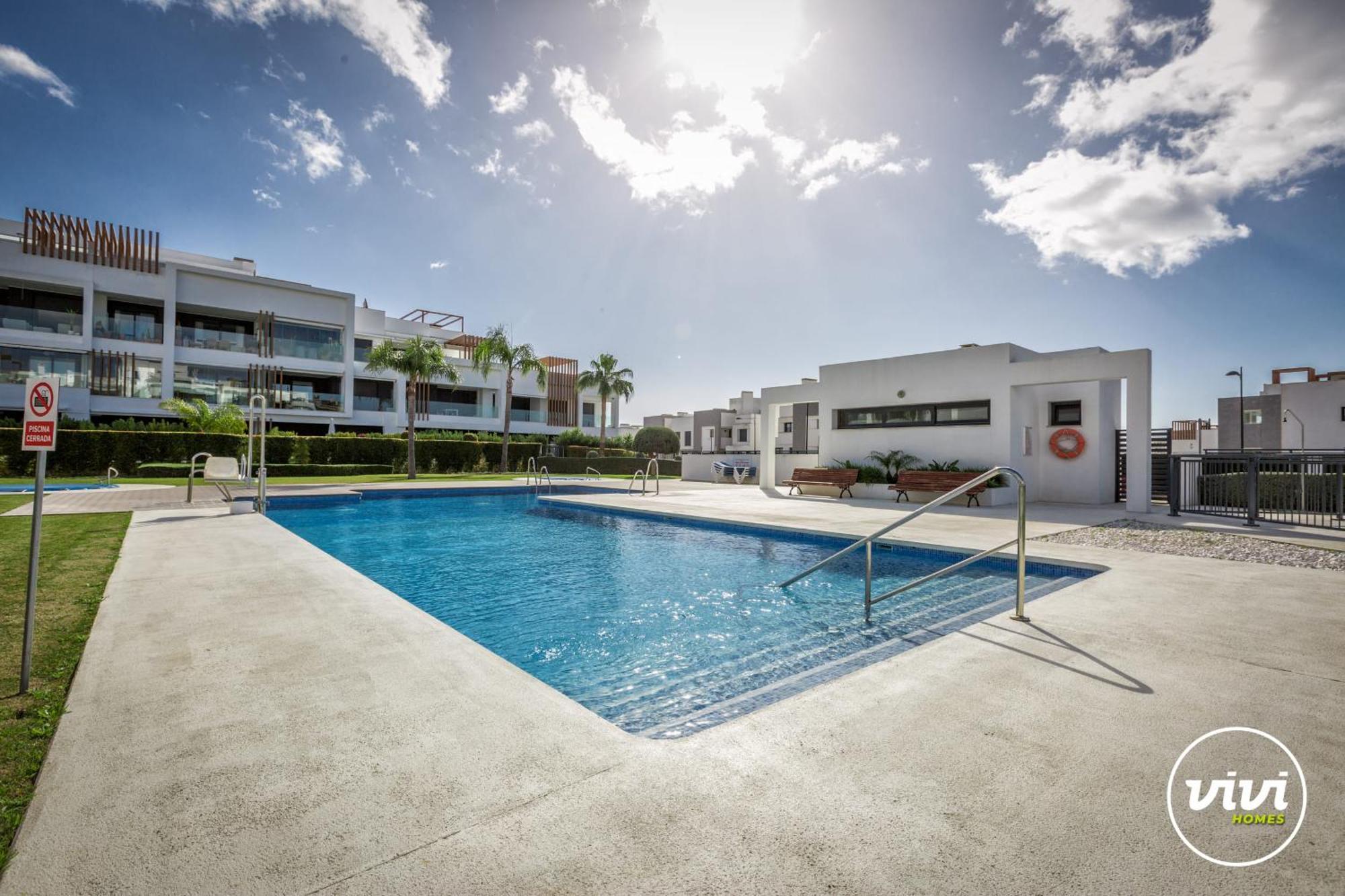Apartment Vivi Homes - Sublime Close To The Beach, Garden, Pool & Hot Tub Estepona